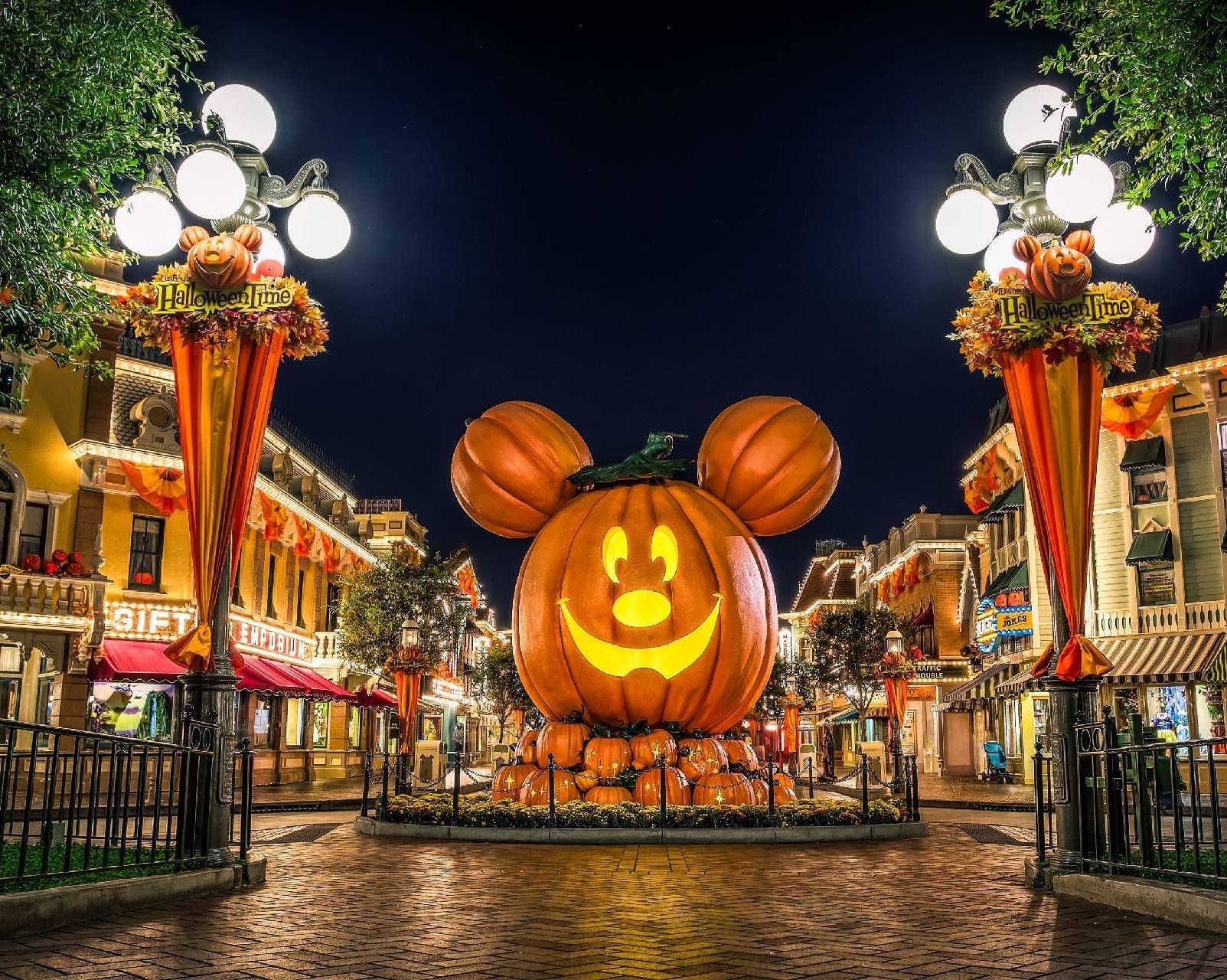 1610x1280 Disneyland Halloween Wallpaper, Desktop