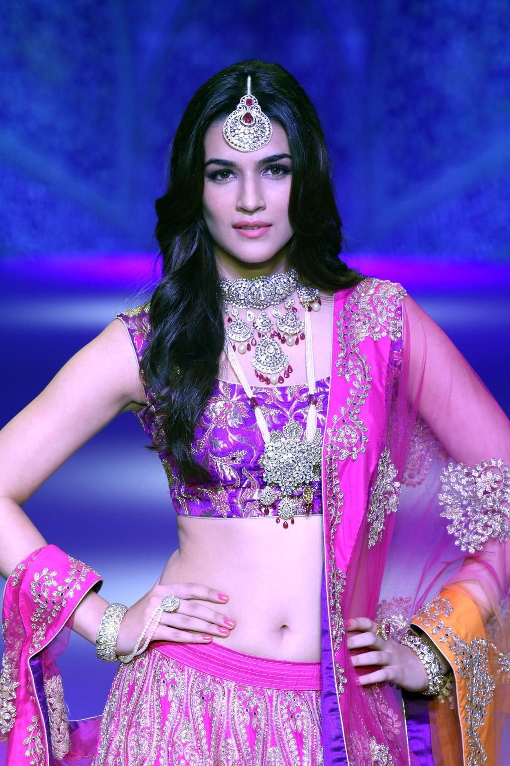 1030x1540 Kriti Sanon. Bollywood girls, Indian actress hot pics, Most beautiful indian actress, Phone