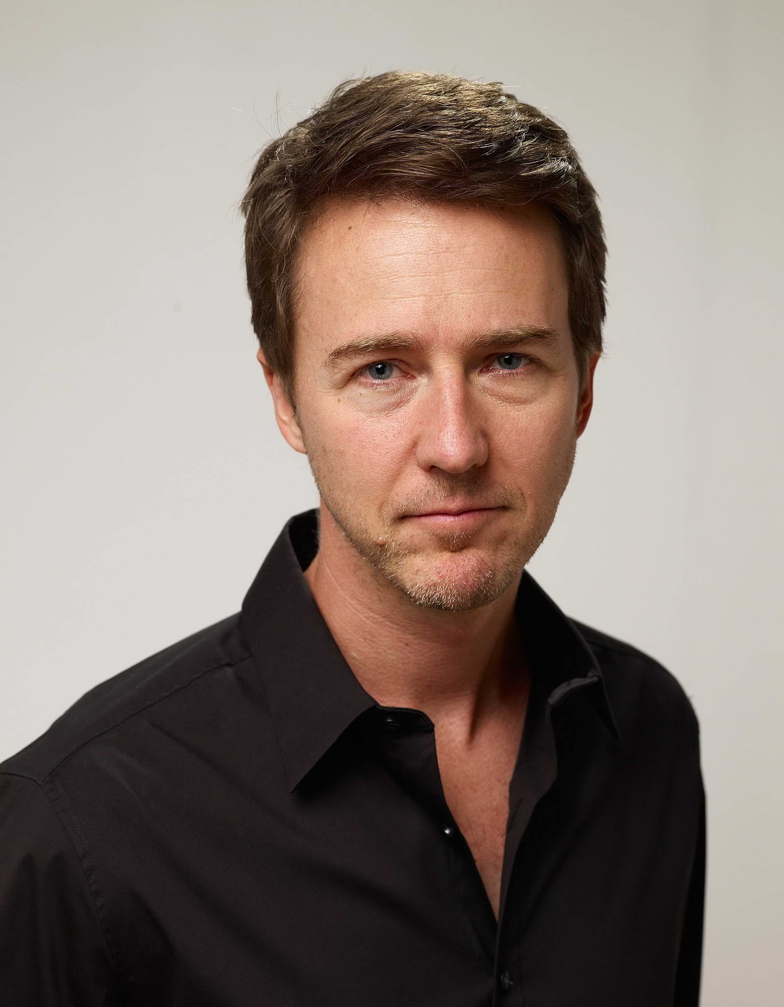 1600x2060 image For > Edward Norton, Phone