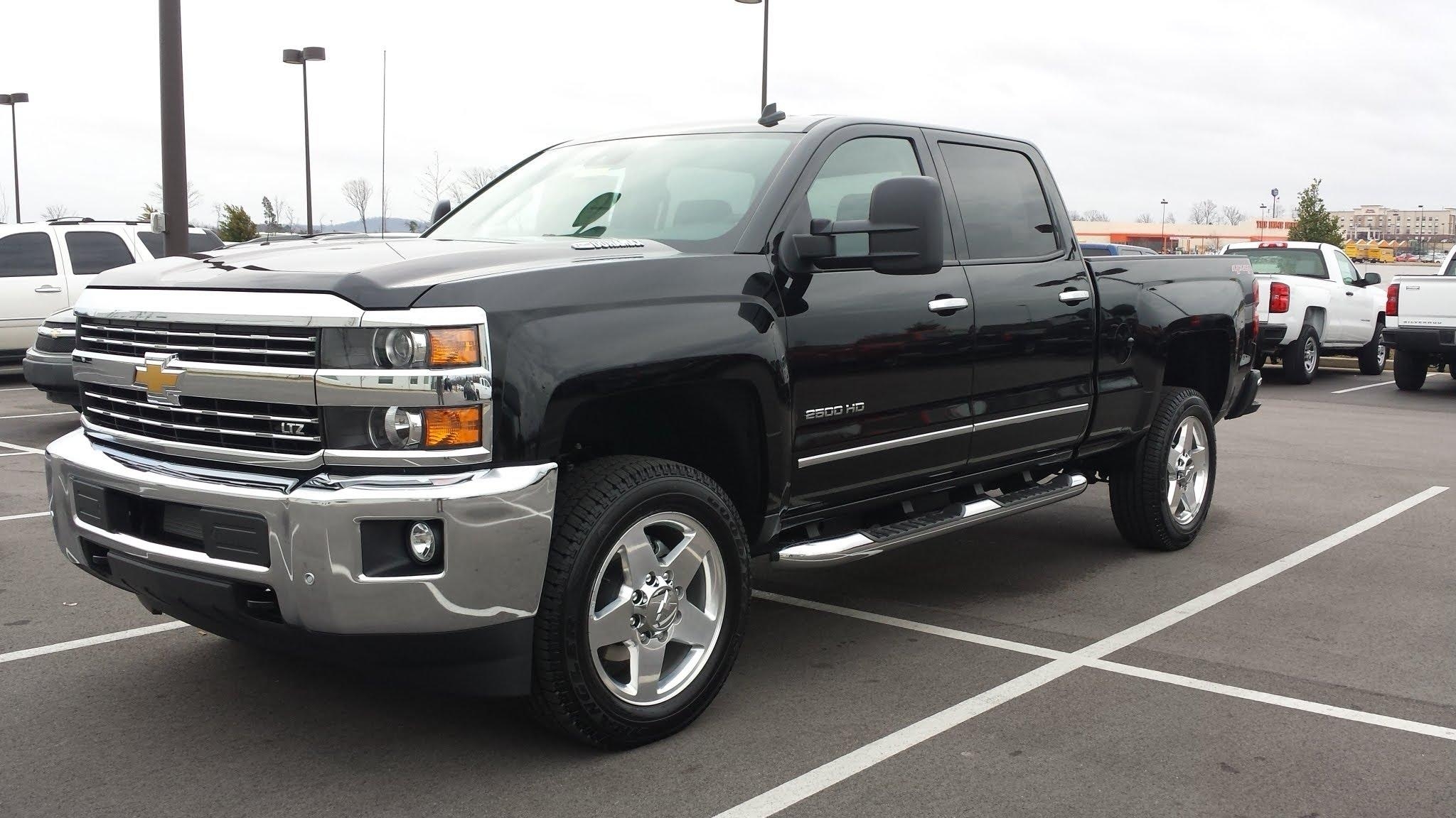 2050x1160 Chevrolet Silverado 2500HD, Desktop