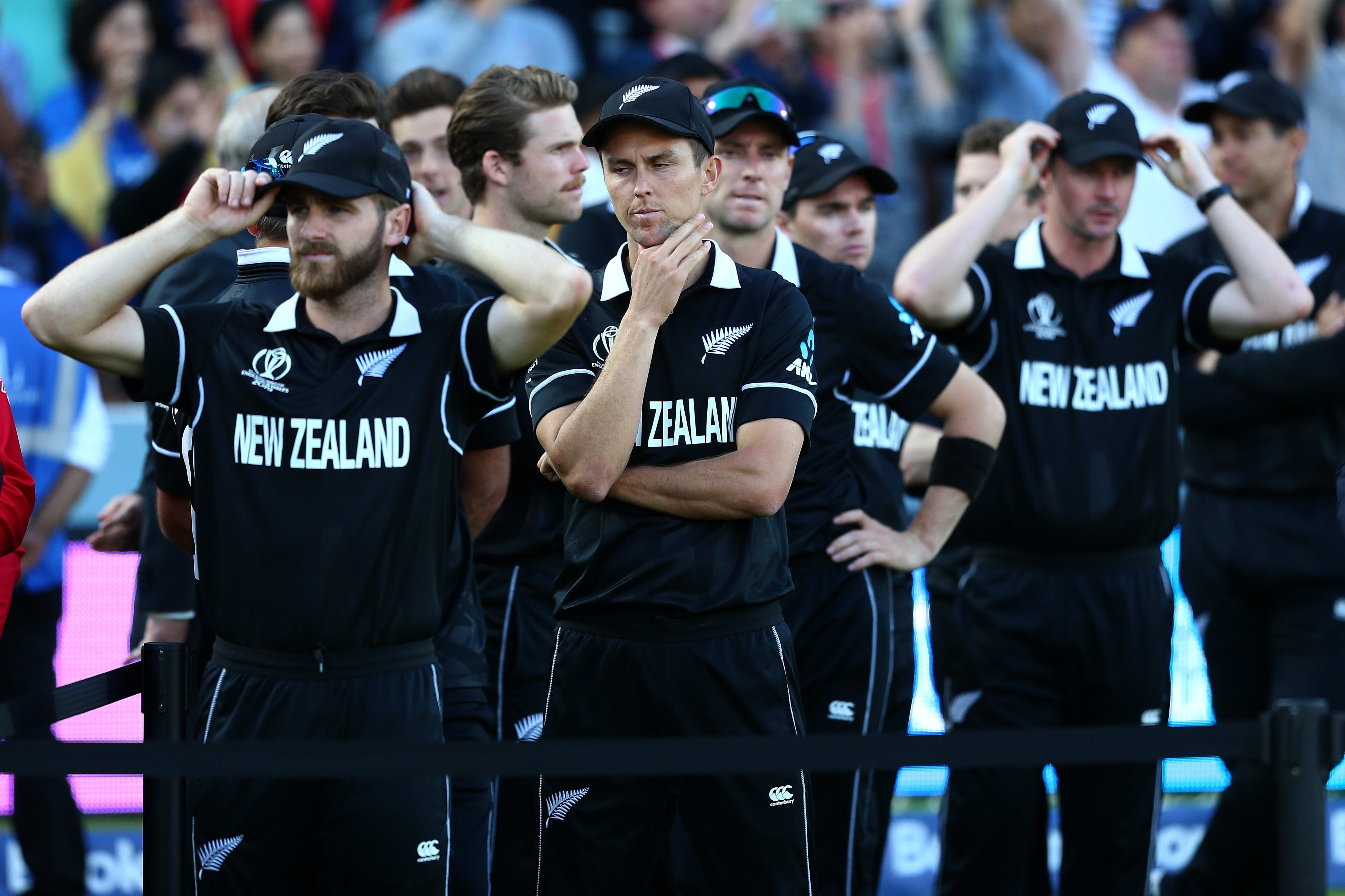 4010x2680 New Zealand fans agonize after defeat in Cricket world cup final, Desktop