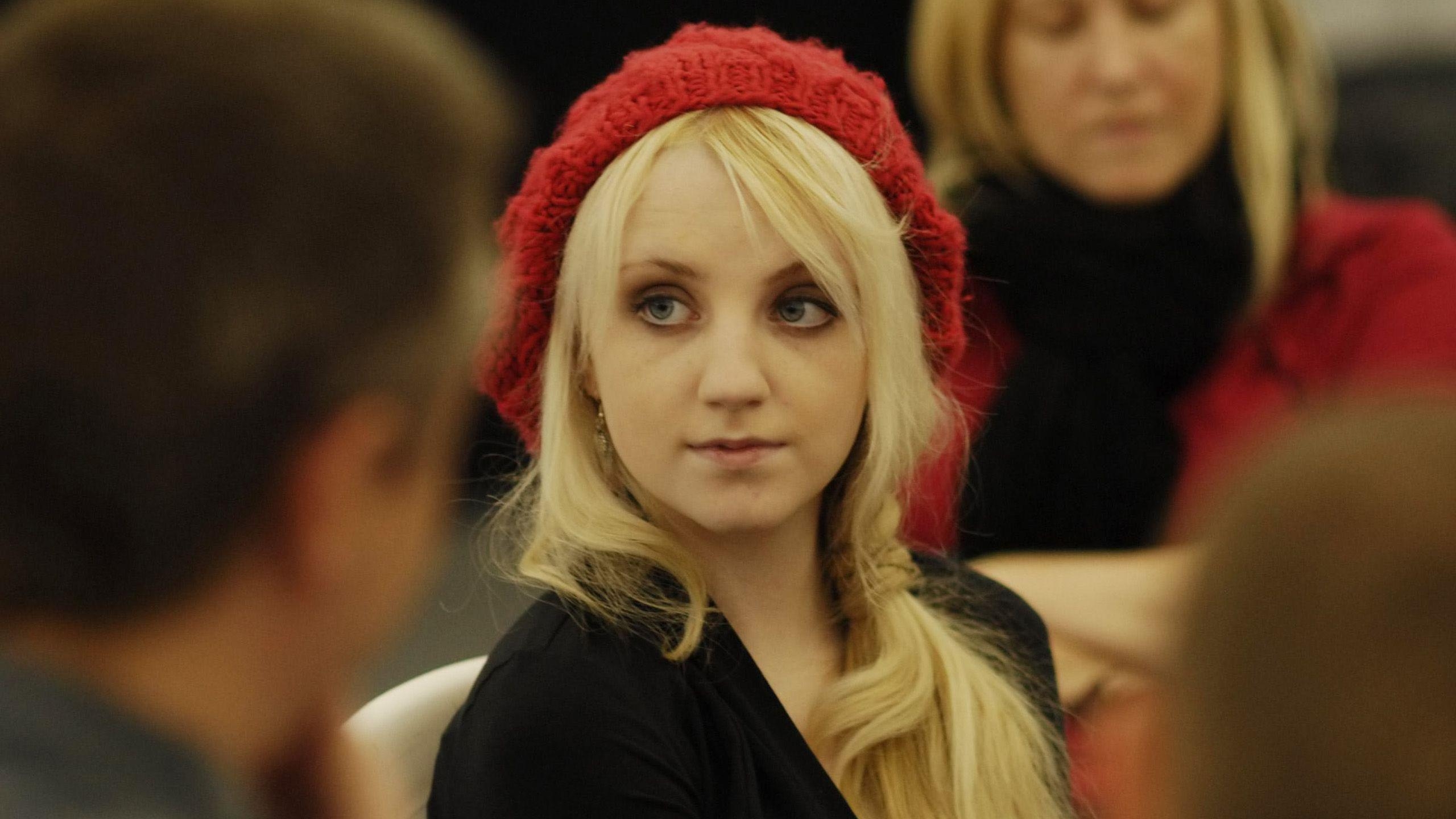 2560x1440 luna lovegood red hat 2560×1440, Desktop