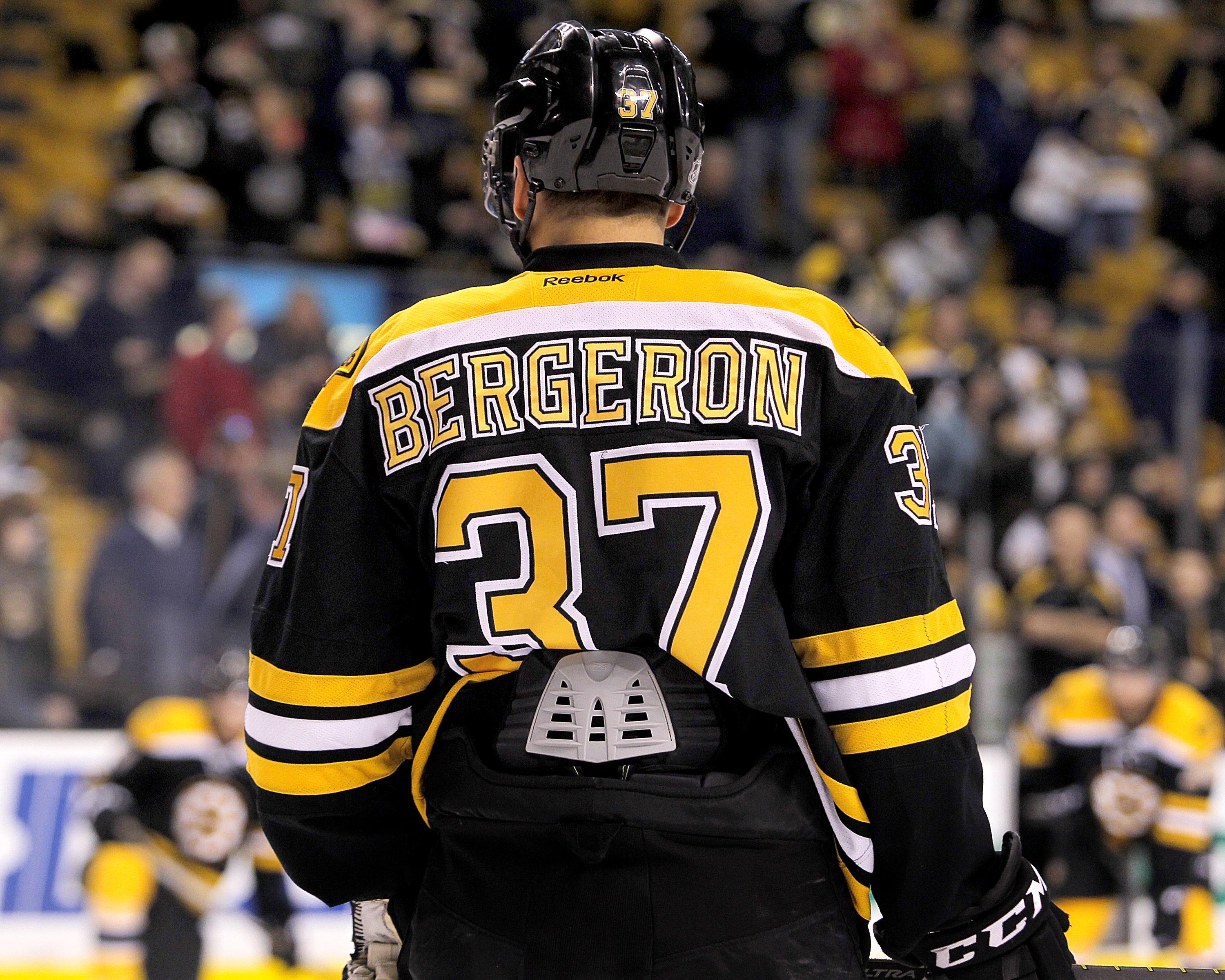 3000x2400 Bergeron Behind. The Pink Puck, Desktop