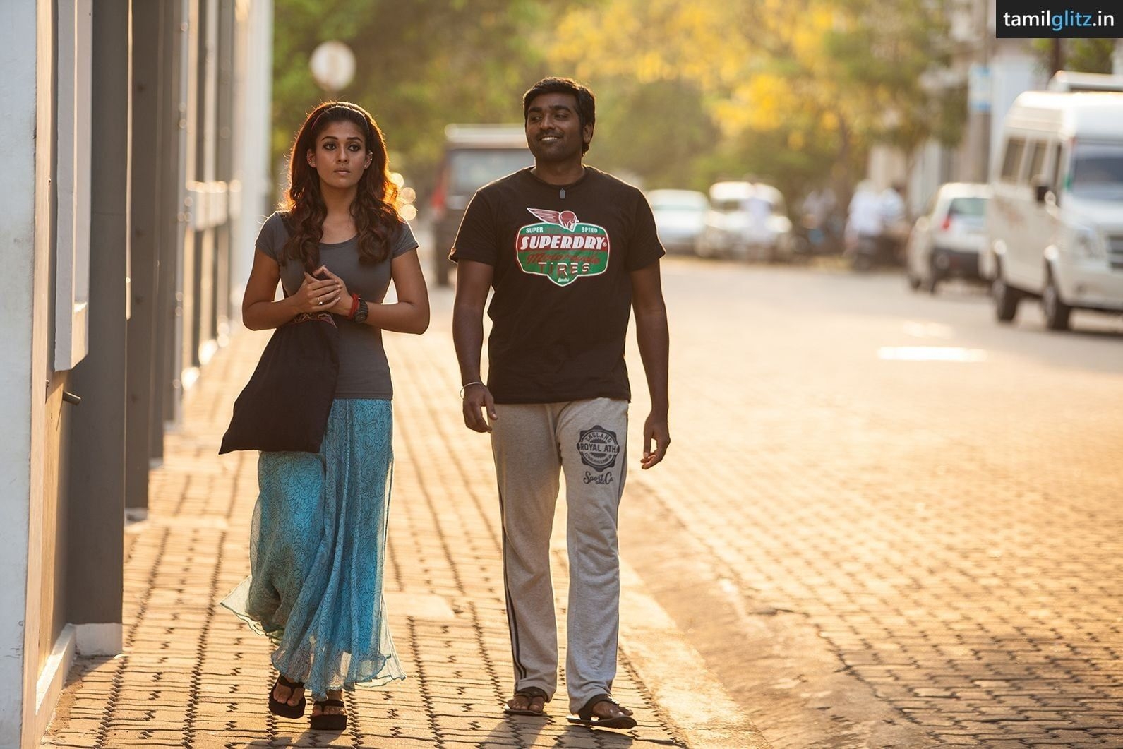 1600x1070 Nayanthara looks Gorgeous in Naanum Rowdy Dhaan, Desktop