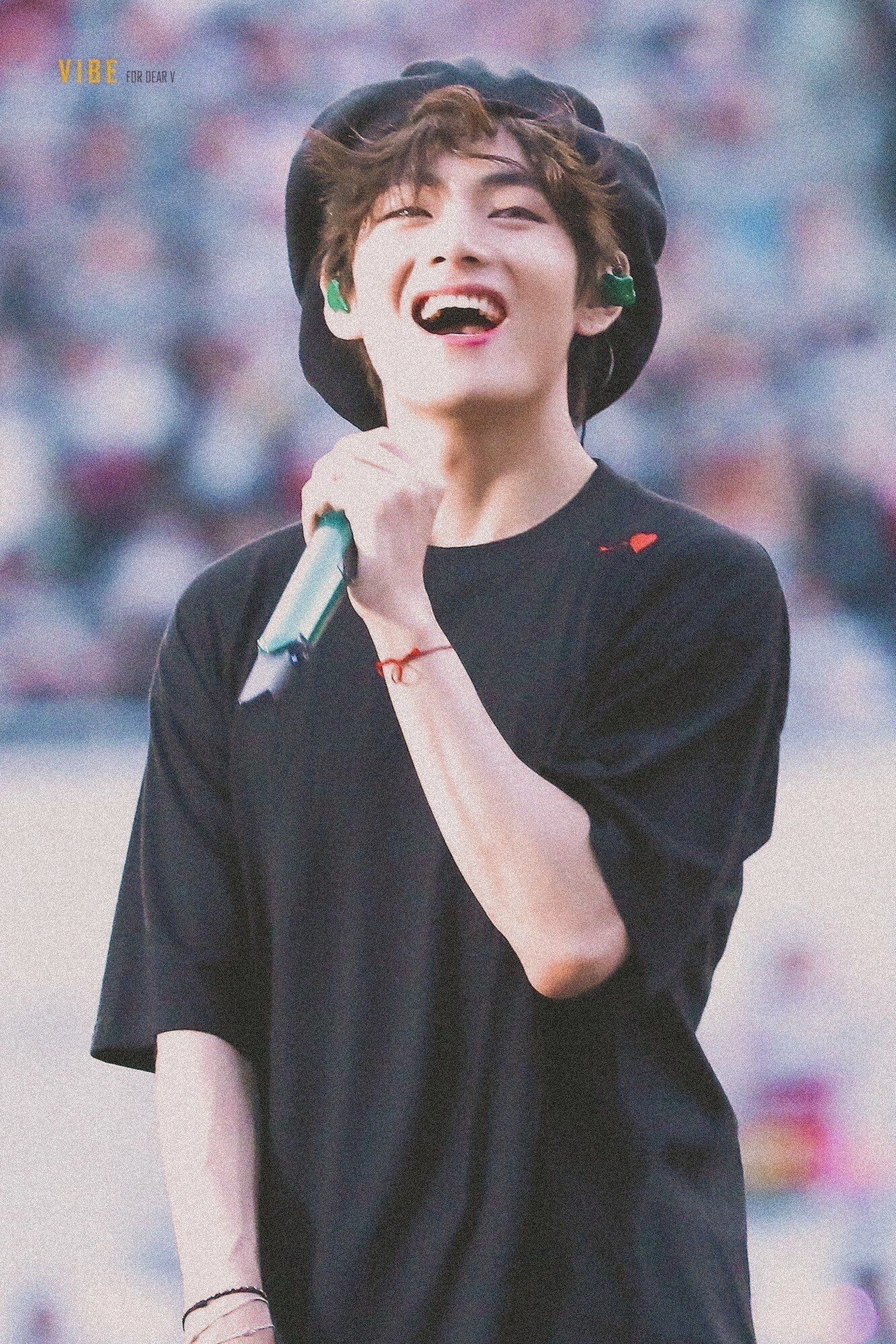 1340x2000 Tae Wallpaper Bts V Smile, Phone