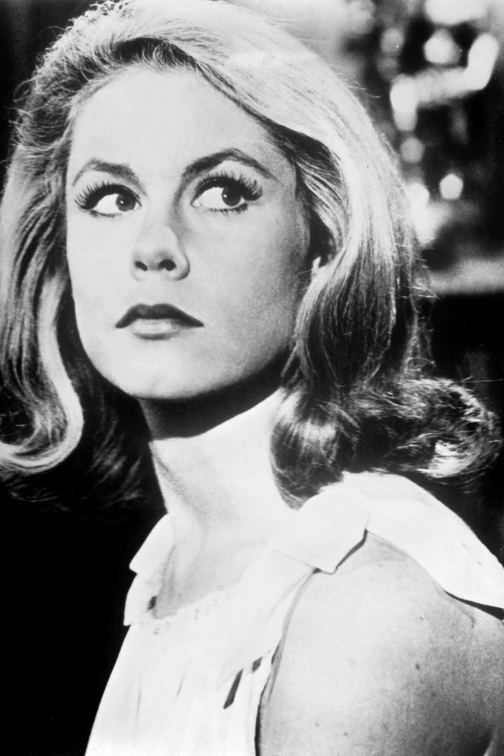 740x1110 Forty Women That Women Find Beautiful. Elizabeth montgomery, Actresses, Hollywood, Phone