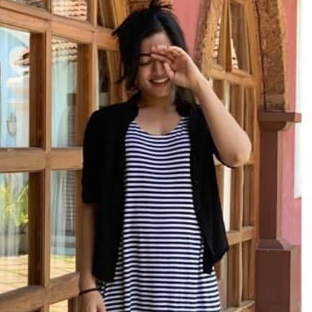 1200x1200 Rashmika Mandanna's THESE candid moments are too cute to miss; Check it out, Phone