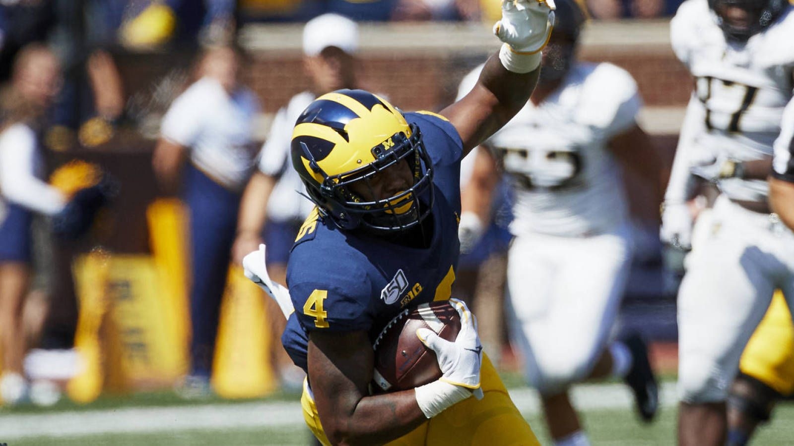 1600x900 Nico Collins goes 48 yards as Michigan.yardbarker.com, Desktop