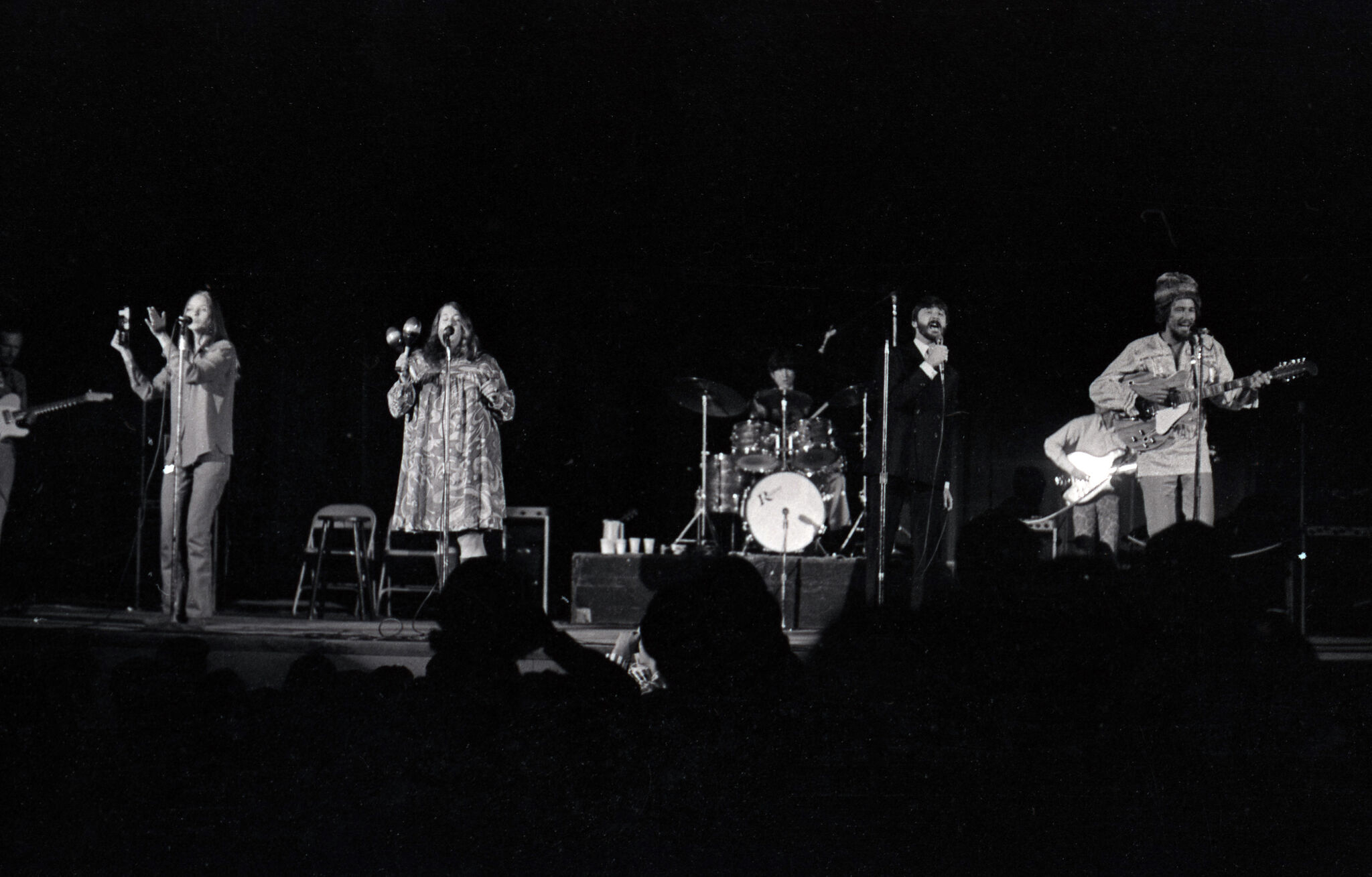 2050x1310 Mamas & Papas' only St. Louis show 55 years ago (photo gallery), Desktop