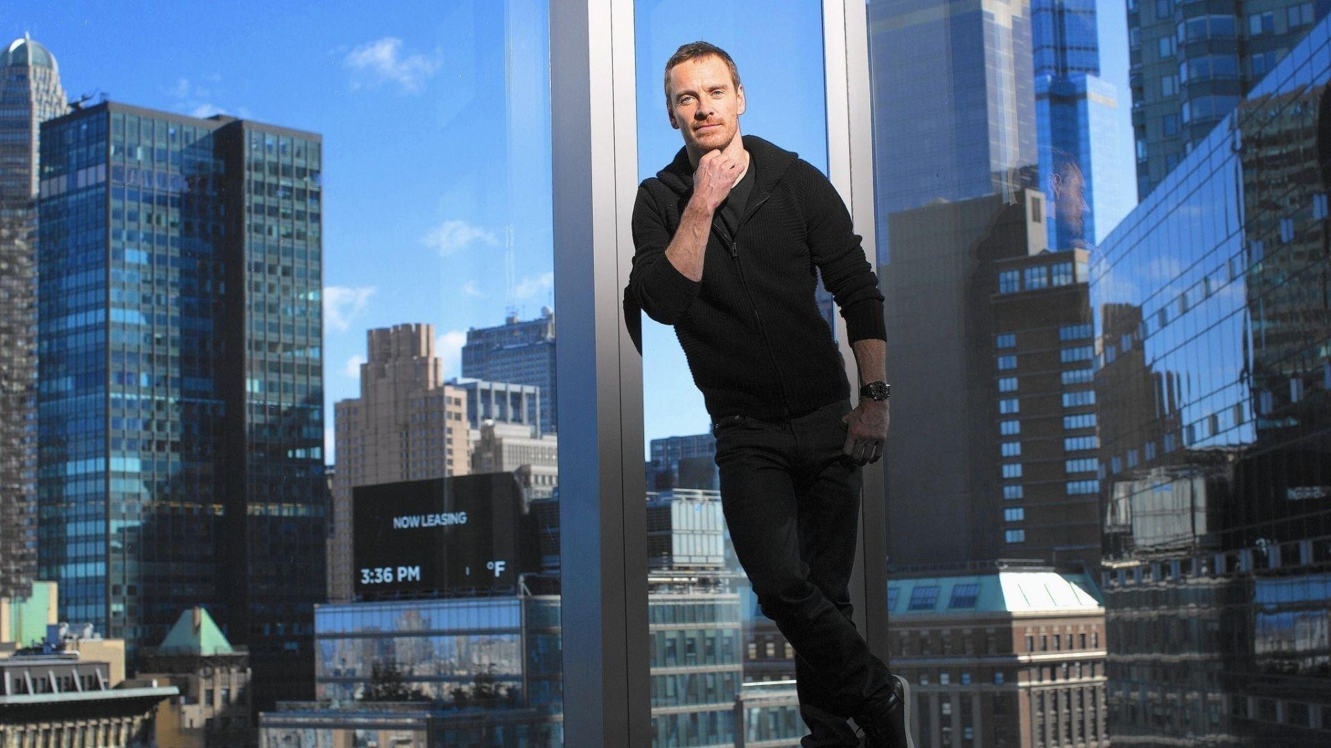 1920x1080 Full HD Wallpaper michael fassbender jacket skyscraper actor, Desktop