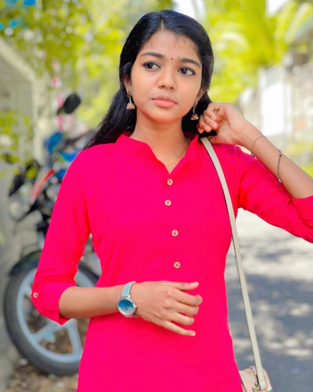 1080x1360 Amala Shaji Wiki, Age, Biography, Net worth, and Beautiful Photo, Phone