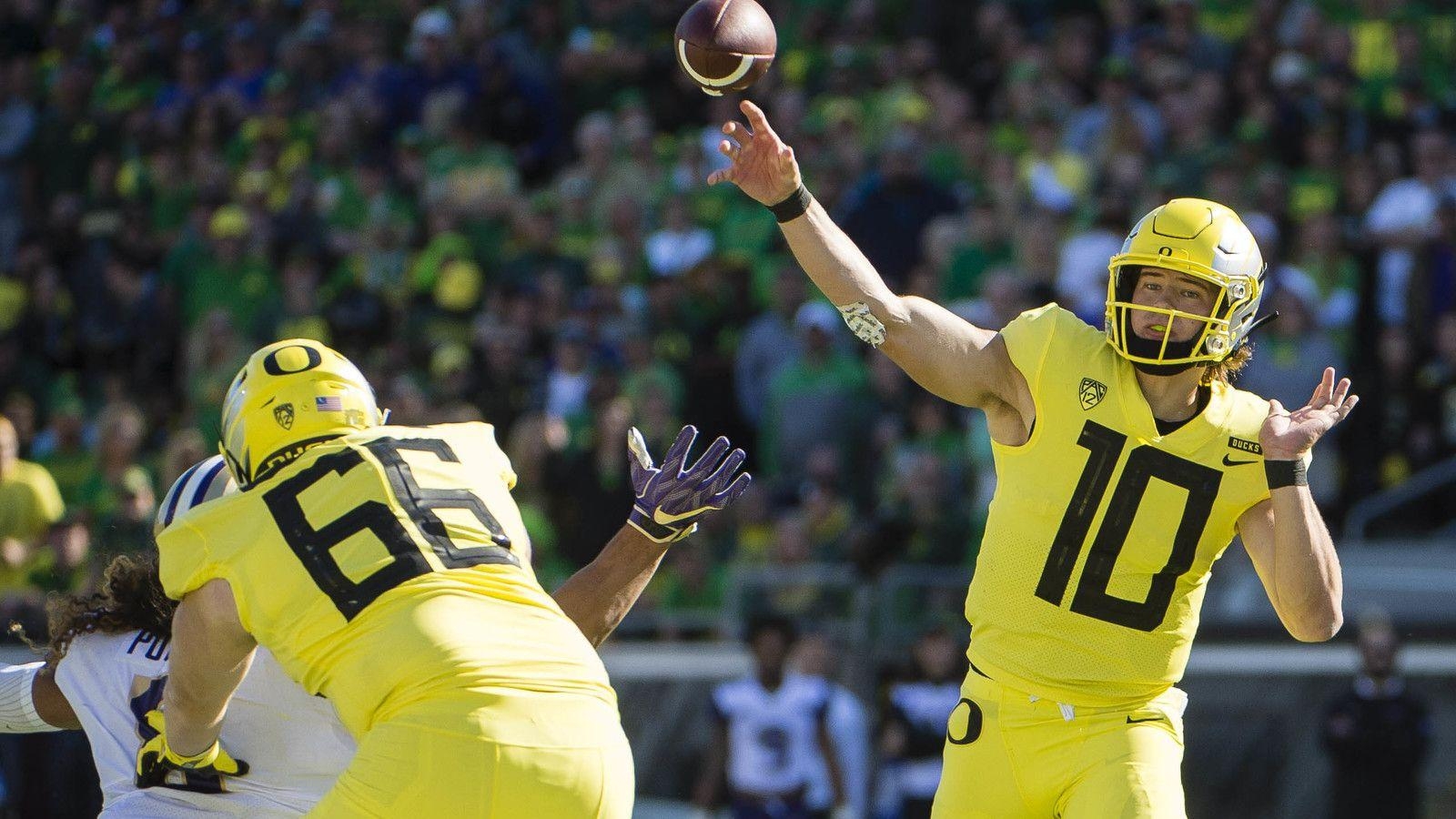 1600x900 Watch: Justin Herbert shows why NFL scouts are drooling, Desktop