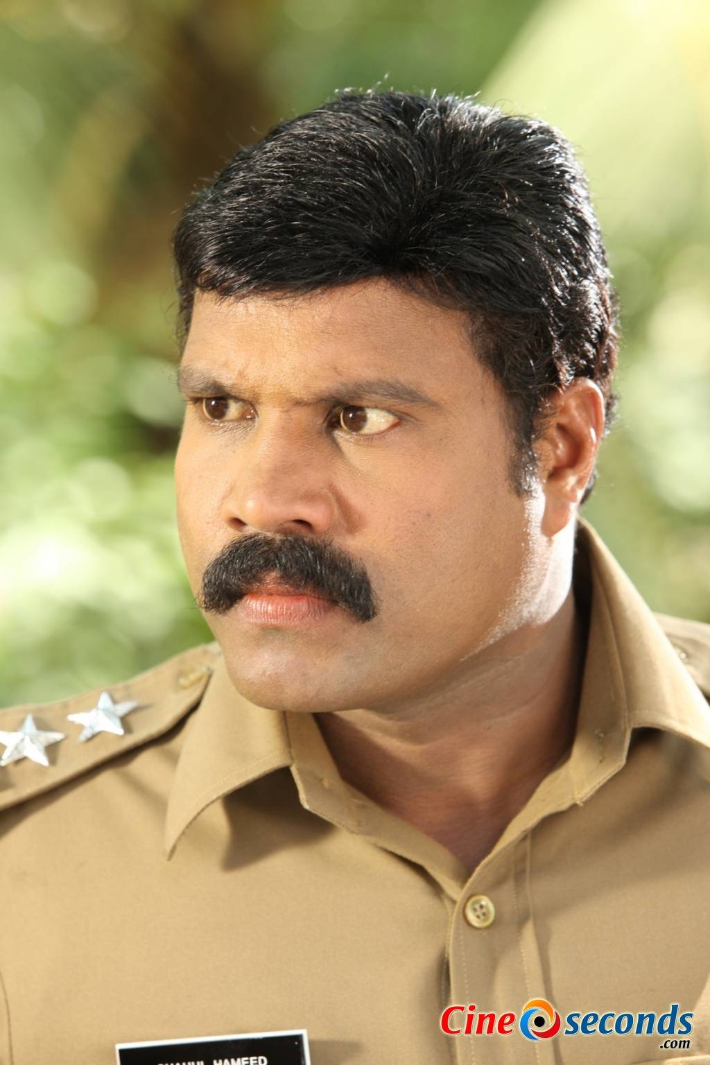 1030x1540 Kalabhavan Mani in Oridathoru Postman (5), Phone