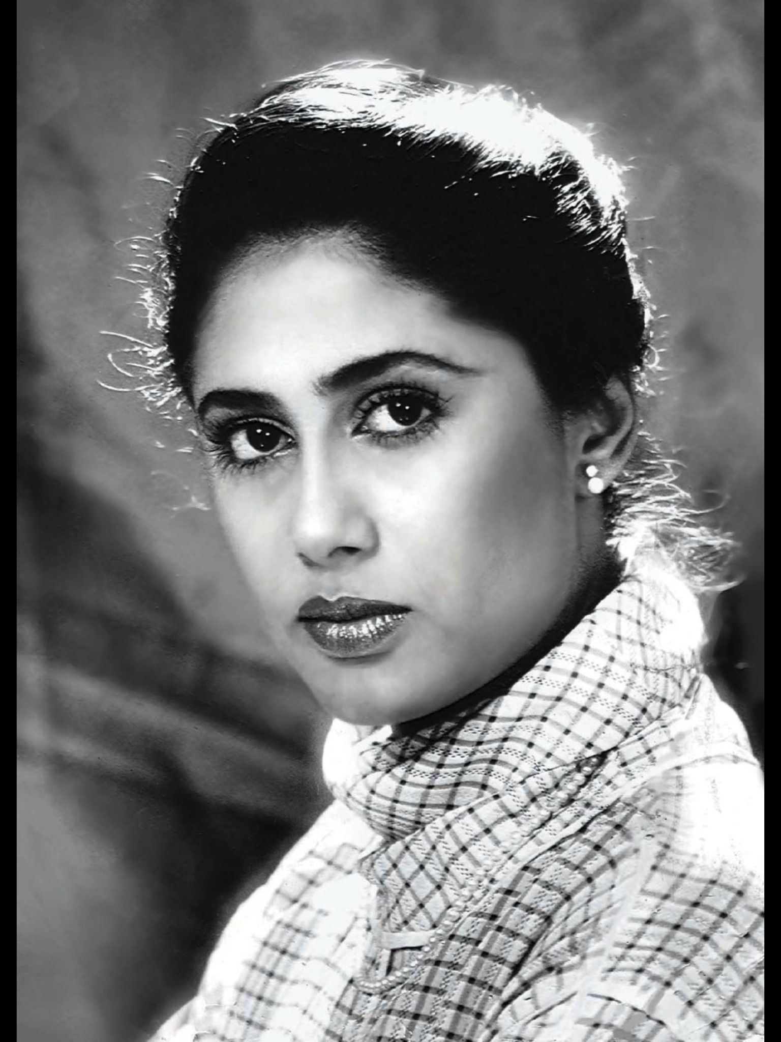 1540x2050 Smita PATIL, Phone