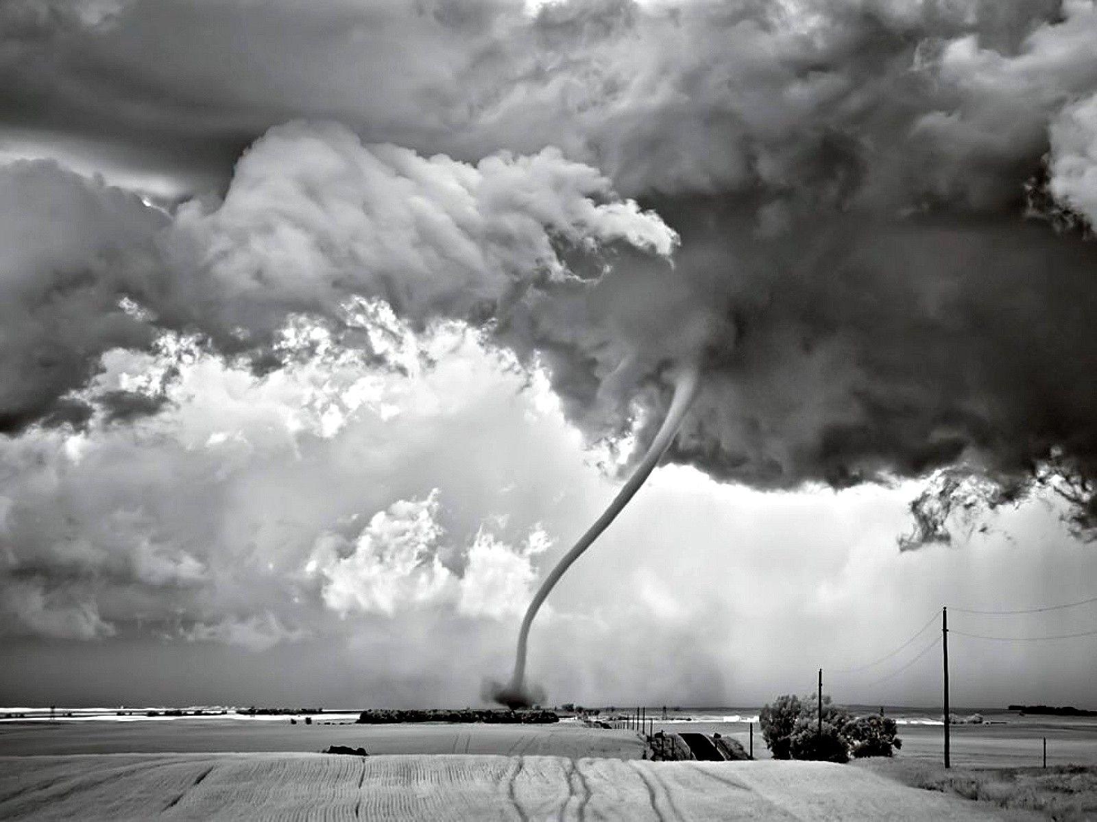 1600x1200 Fields: Field Clouds Stormy North Dakota Tornado Full HD for HD 16:9, Desktop