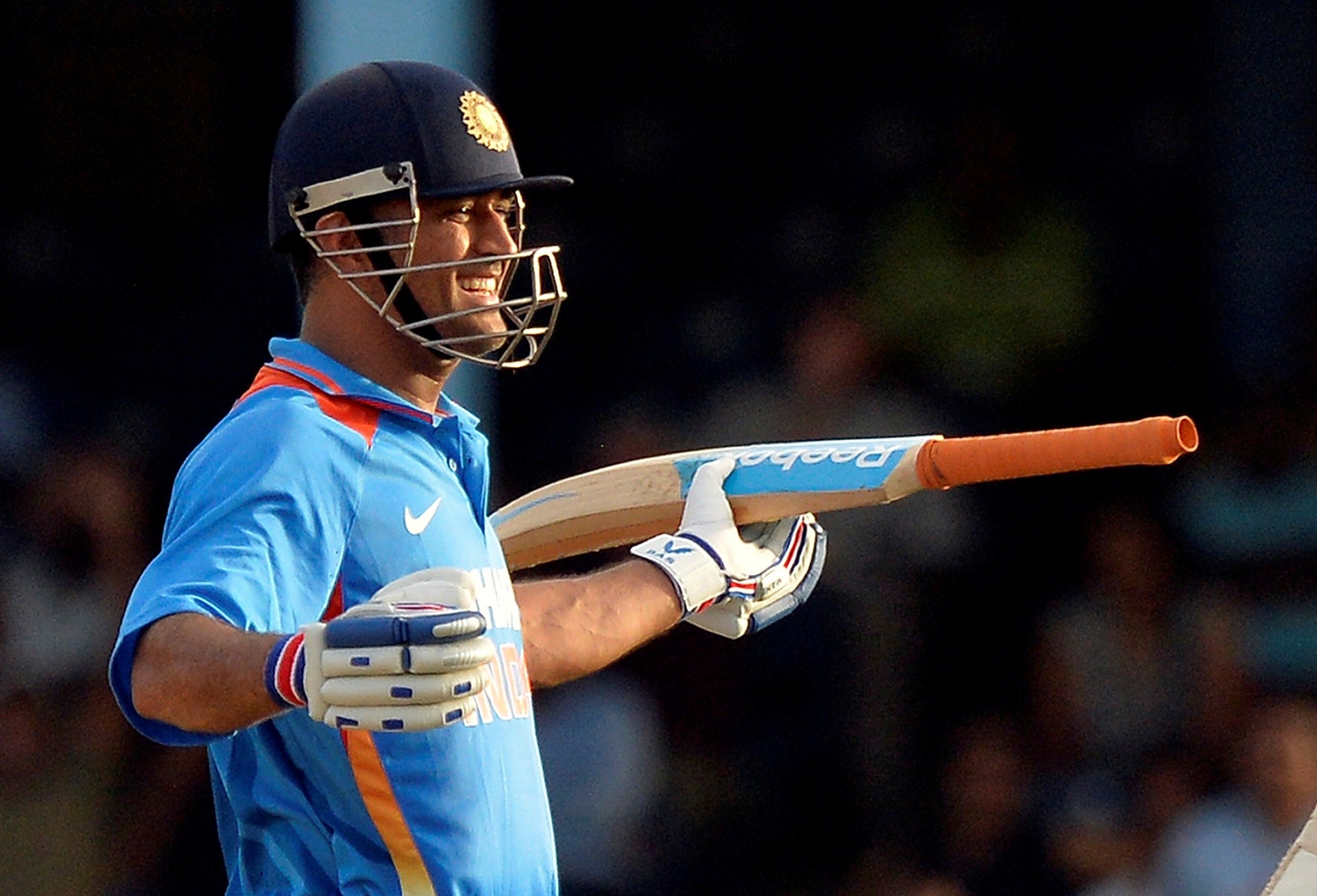 2600x1770 End of an era: Mahendra Singh Dhoni hangs up his gloves, Desktop