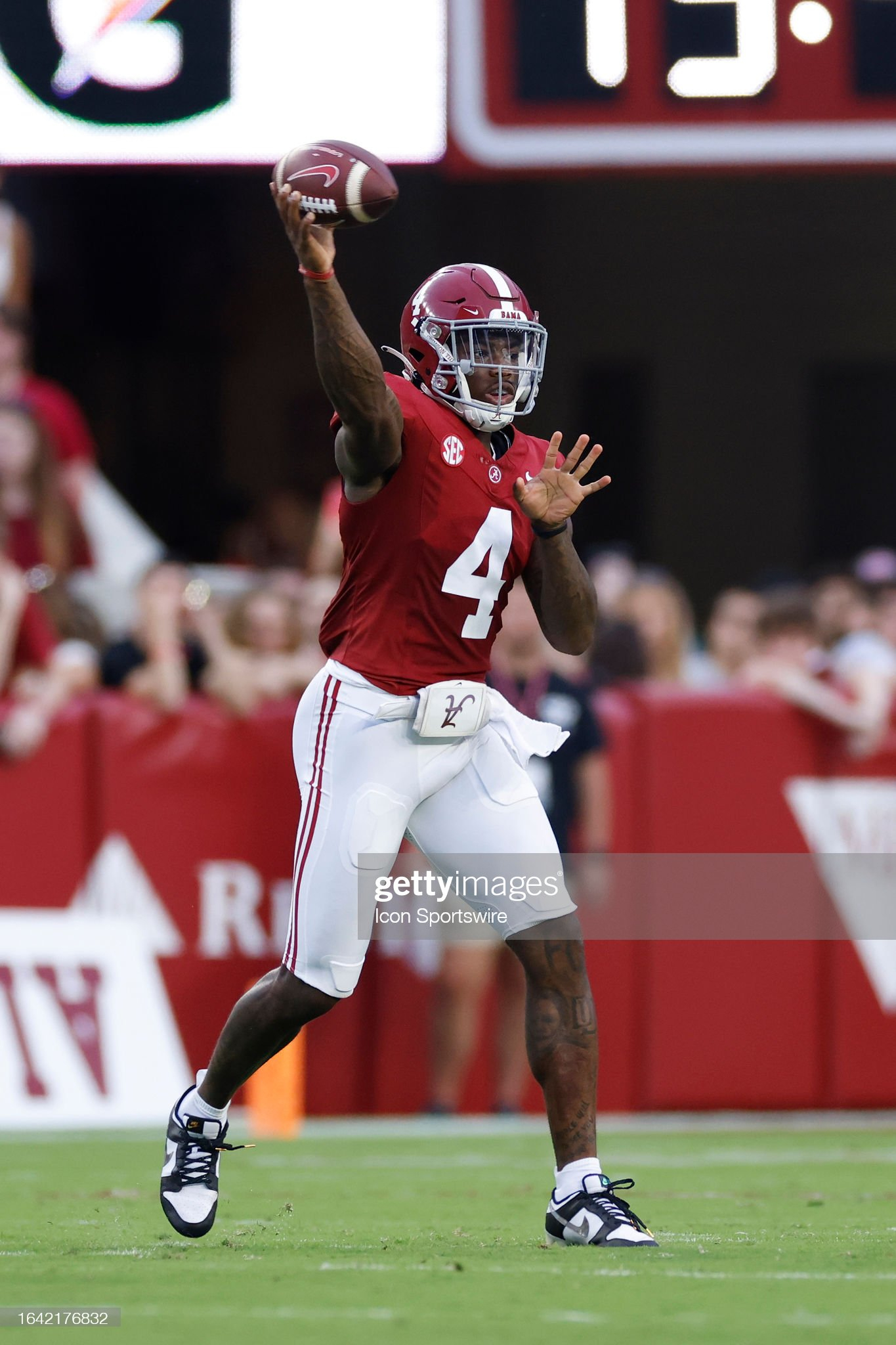 1370x2050 Alabama Crimson Tide Quarterback Jalen, Phone