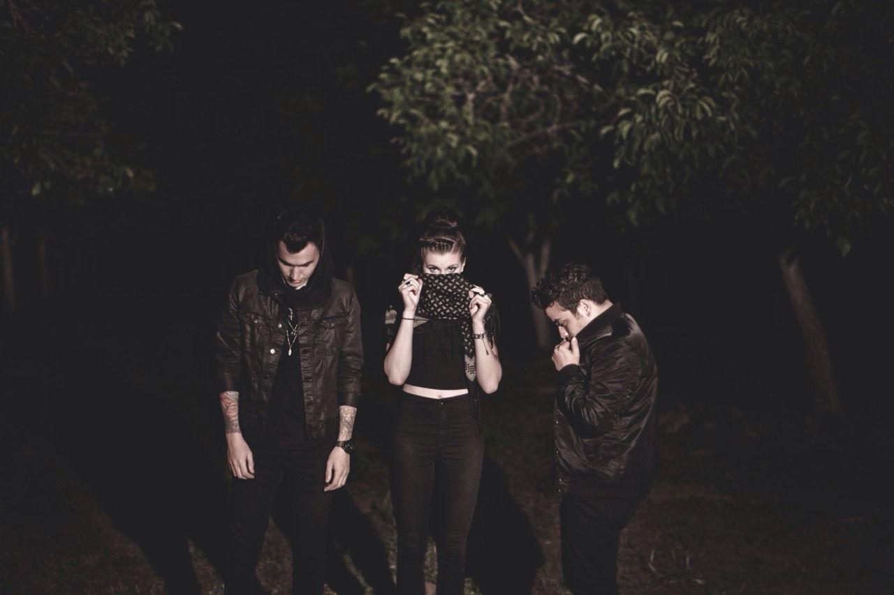 1280x860 I am a very boring person.background is the band PVRIS, Desktop