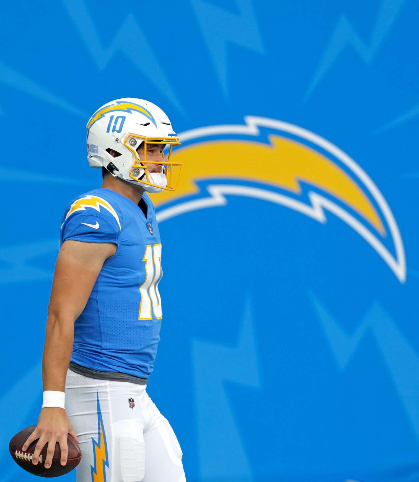 1600x1850 Los Angeles Chargers HC Brandon Staley Heaps Praise on 'Authentic' Justin Herbert, Phone