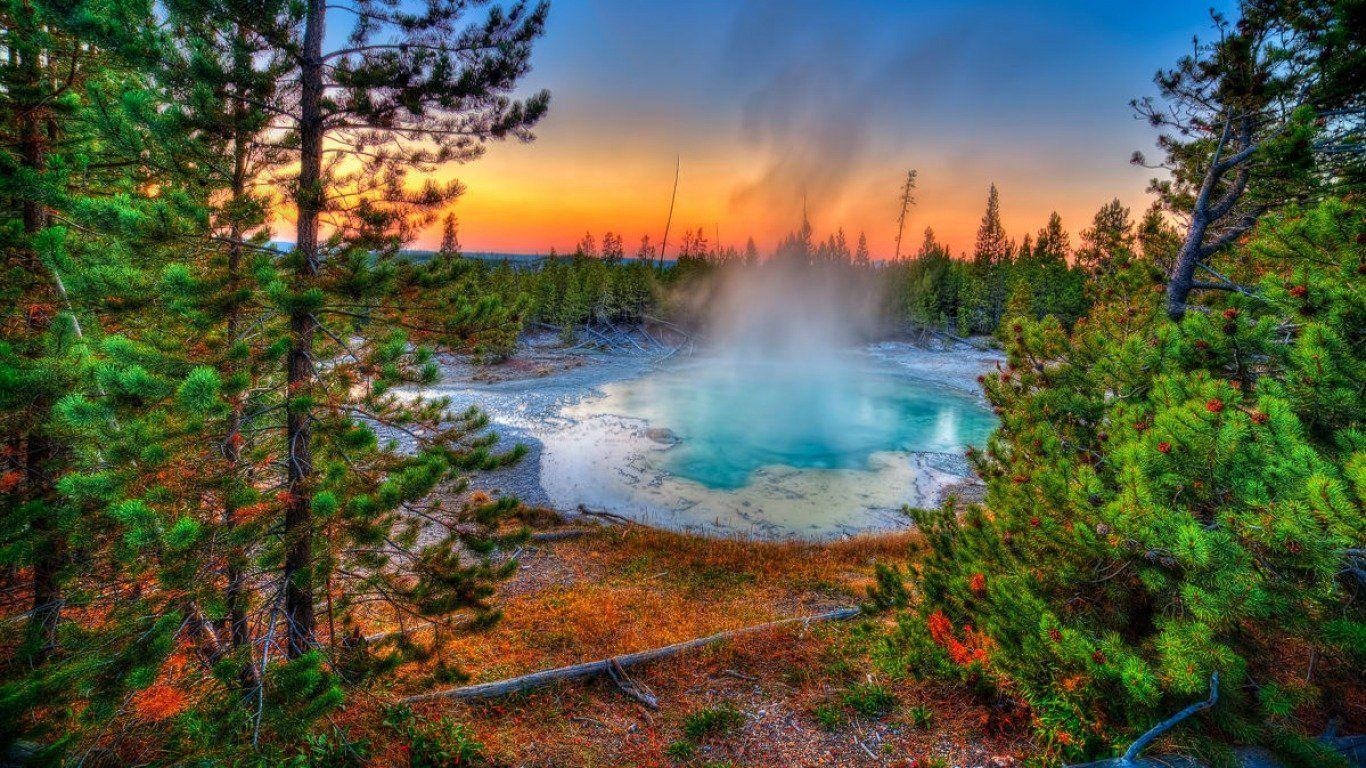 1370x770 Yellowstone National Park HD Wallpaper, Desktop