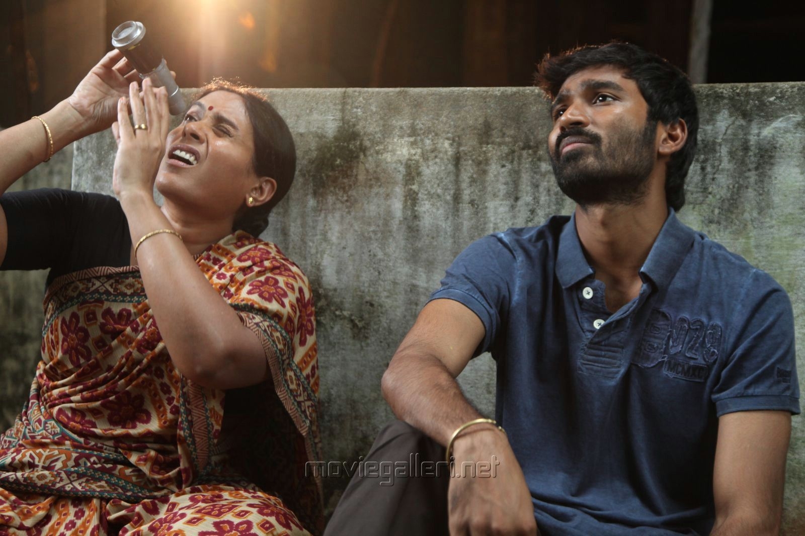 1600x1070 Raghuvaran B Tech Movie Stills. Dhanush. Amala Paul. New Movie Posters, Desktop