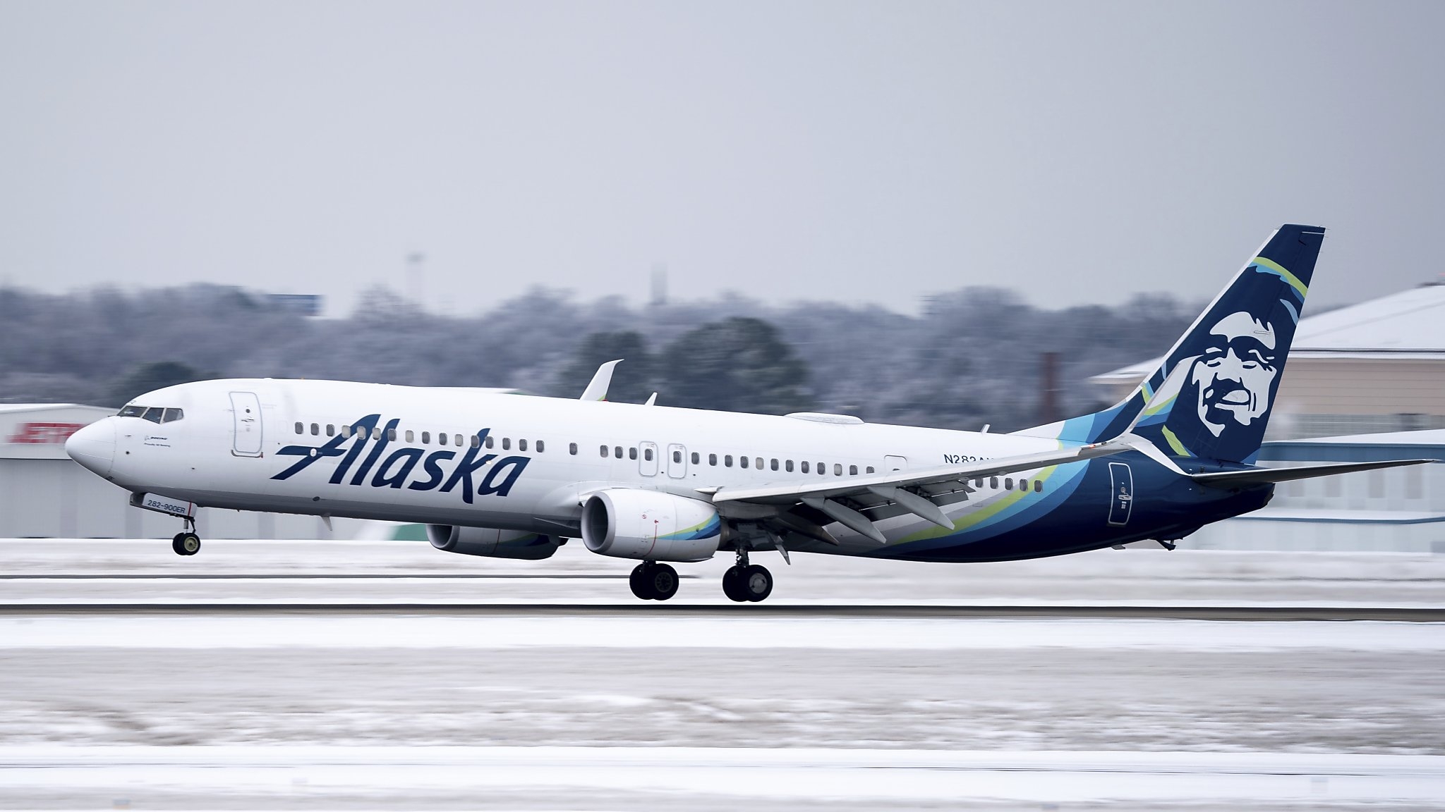 2050x1160 Alaska Airlines Entices California Fliers With Free Round Trip Flights, Desktop