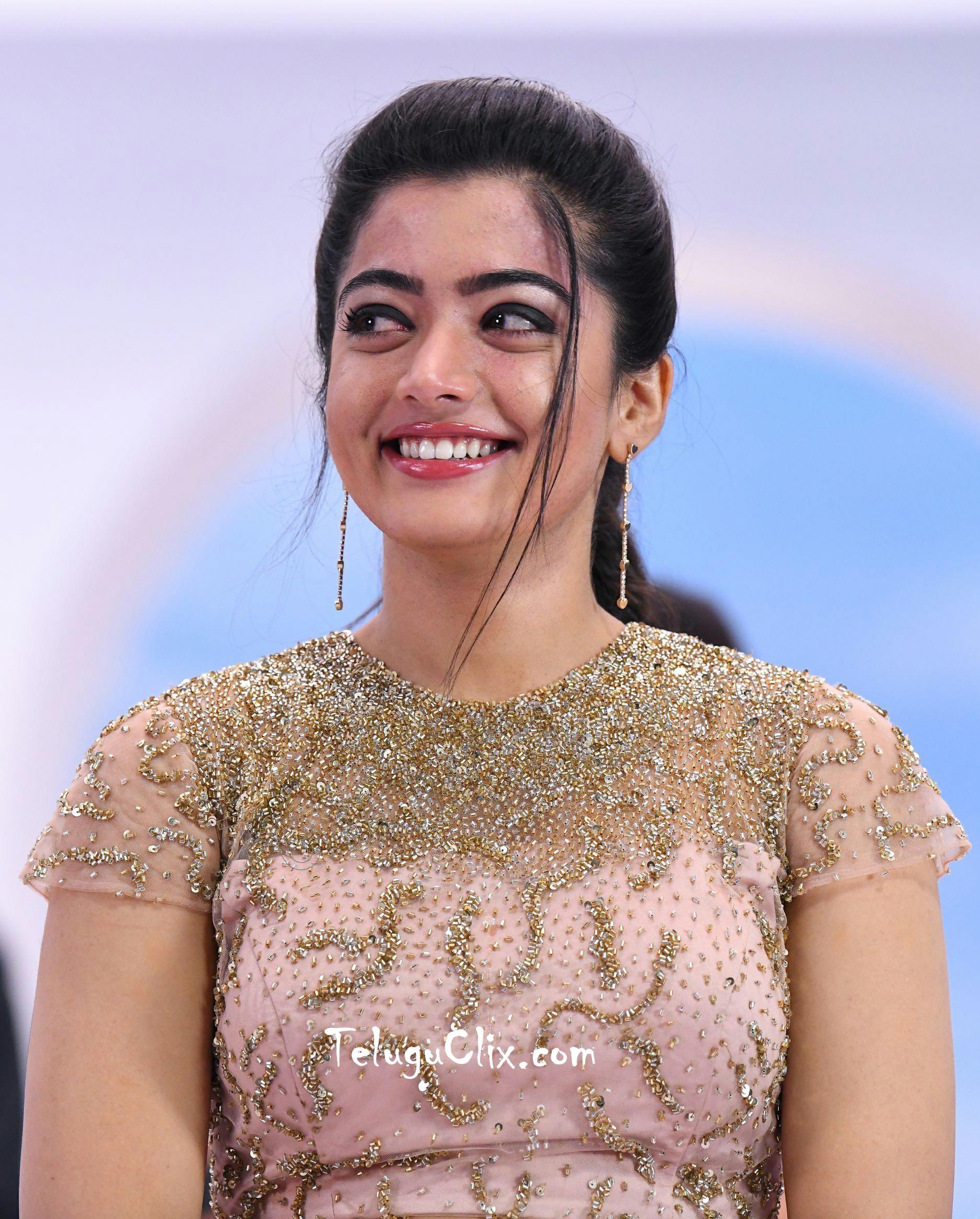 1880x2340 Rashmika Mandanna HD Wallpaper Free Rashmika Mandanna HD Background, Phone