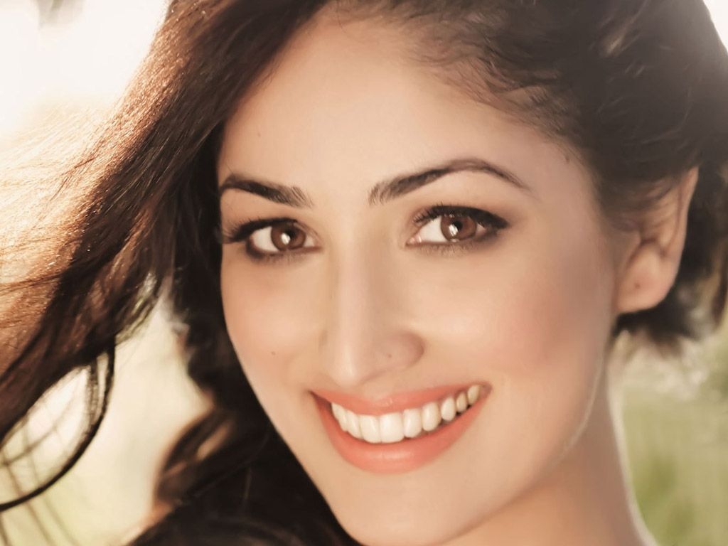 1030x770 Free download Top Best New Actress Yami Gautam Hot HD Wallpaper, Desktop