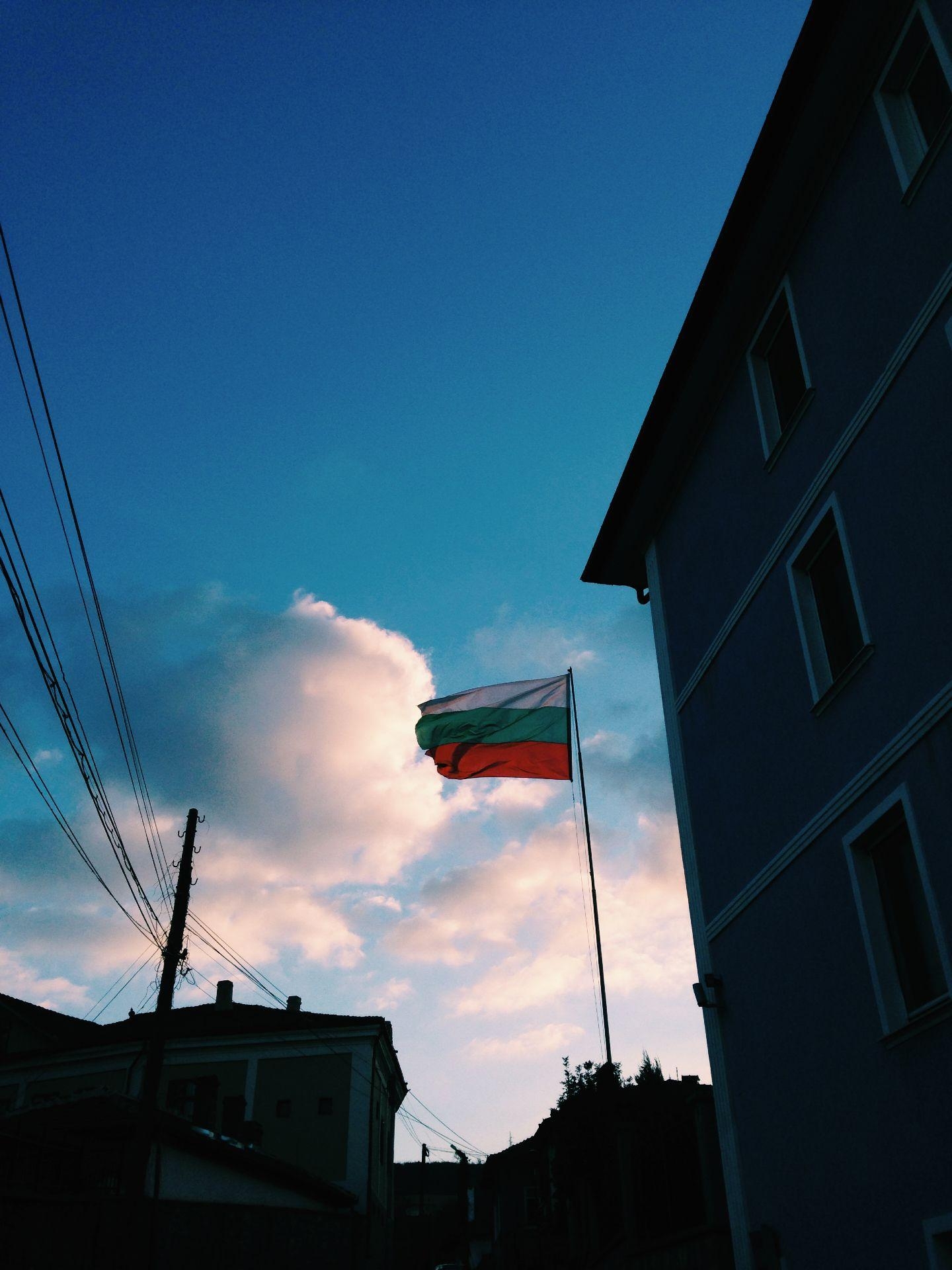 1440x1920 Svishtov, Bulgaria. Bulgarian flag. Wallpaper & Photo, Phone