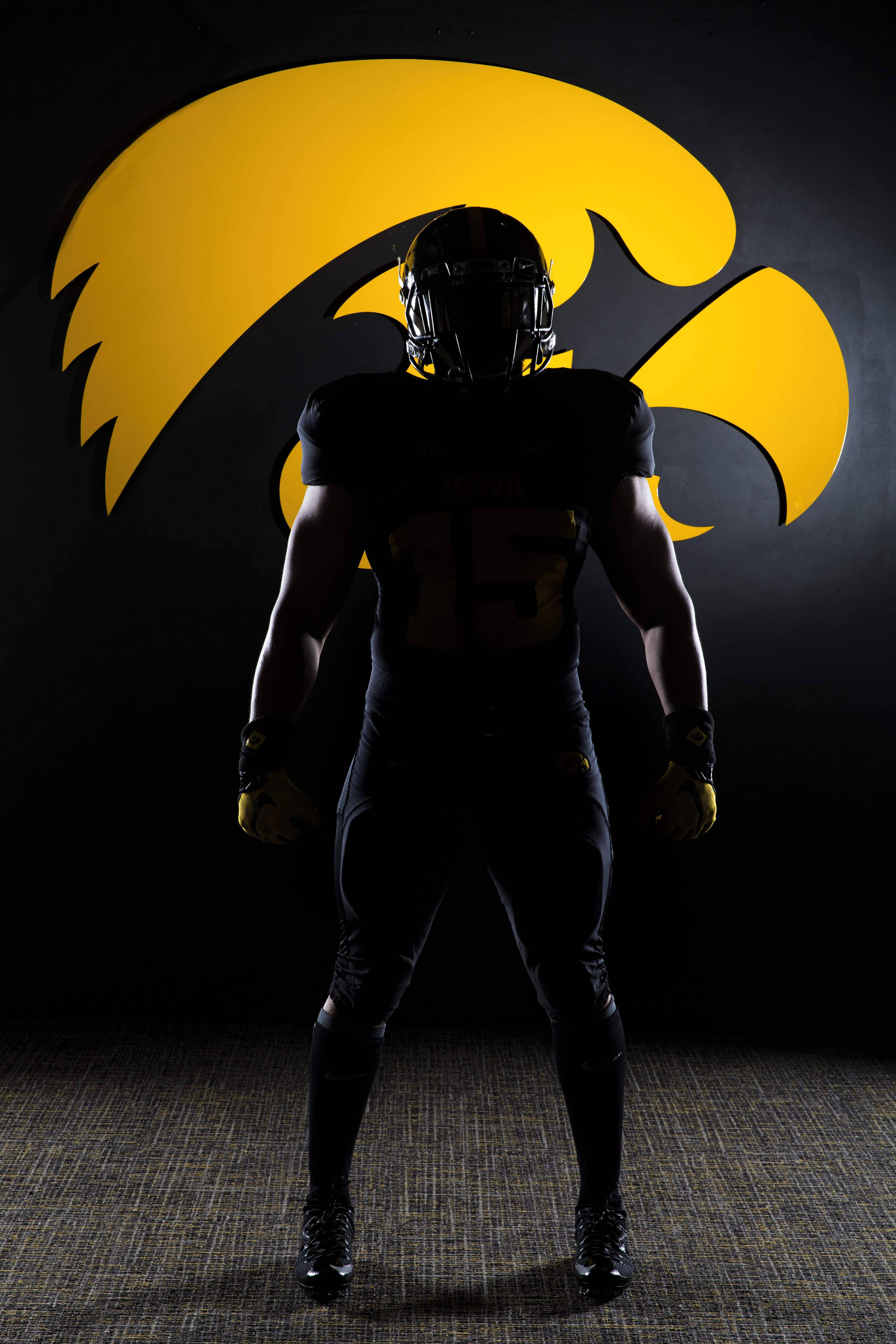 3380x5070 Download Iowa Hawkeyes Player Silhouette Wallpaper, Phone