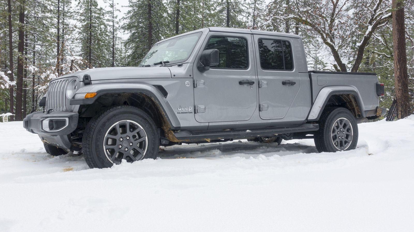 1600x900 Jeep Gladiator costs $100 more than a Wrangler, Desktop