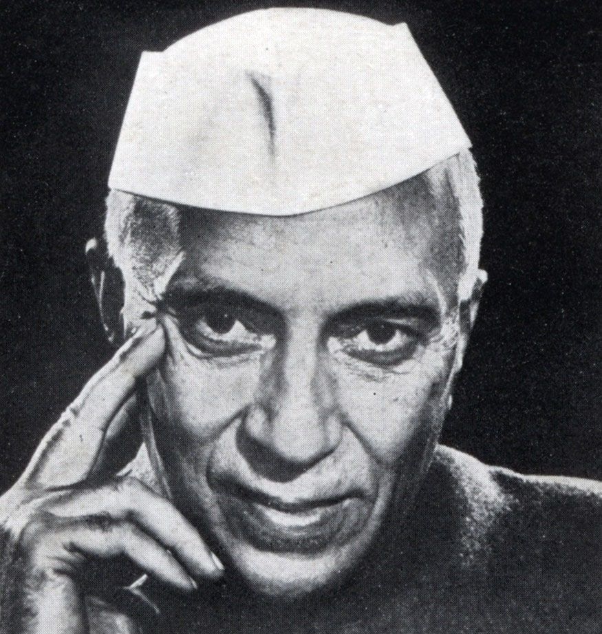 880x930 Rare Photo of First Prime Minister of India Jawaharlal, Phone