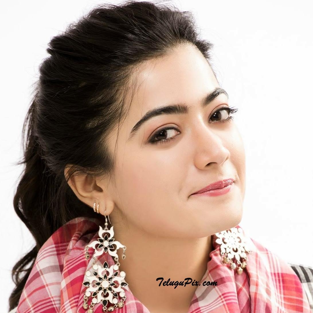 1100x1100 Rashmika Mandanna image Latest New HD HQ Photo Pics Stills, Phone