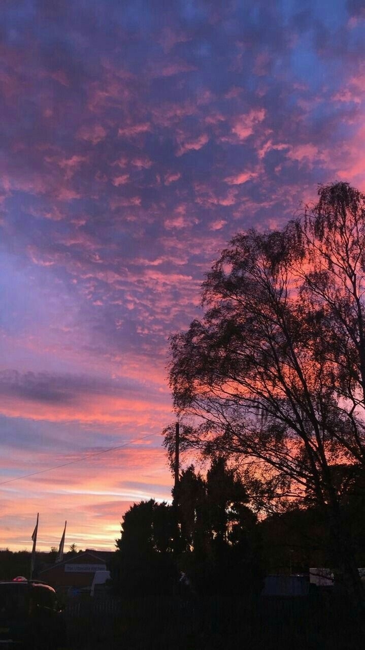 720x1280 Looks just like the sunrise I saw thus morning. Scenery wallpaper, Sky aesthetic, Sunset wallpaper, Phone