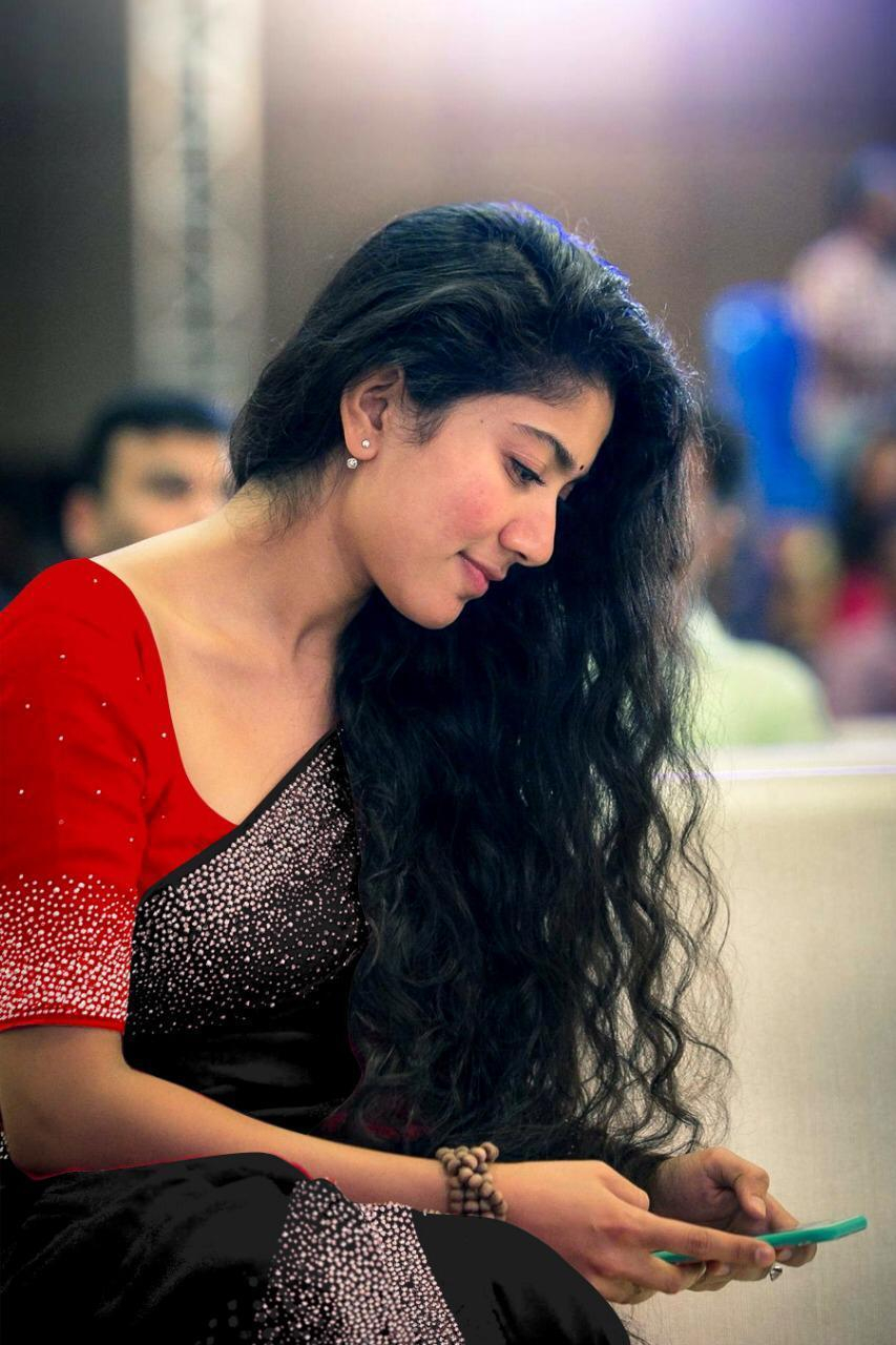 860x1280 Saipallavi ideas. sai pallavi HD image, beautiful indian actress, indian actress photo, Phone