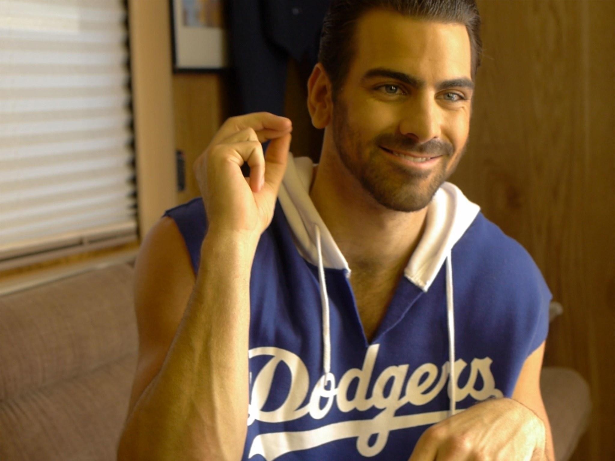 2050x1540 Dancing With the Stars' Nyle DiMarco on Waltzing Deaf and Traveling, Desktop