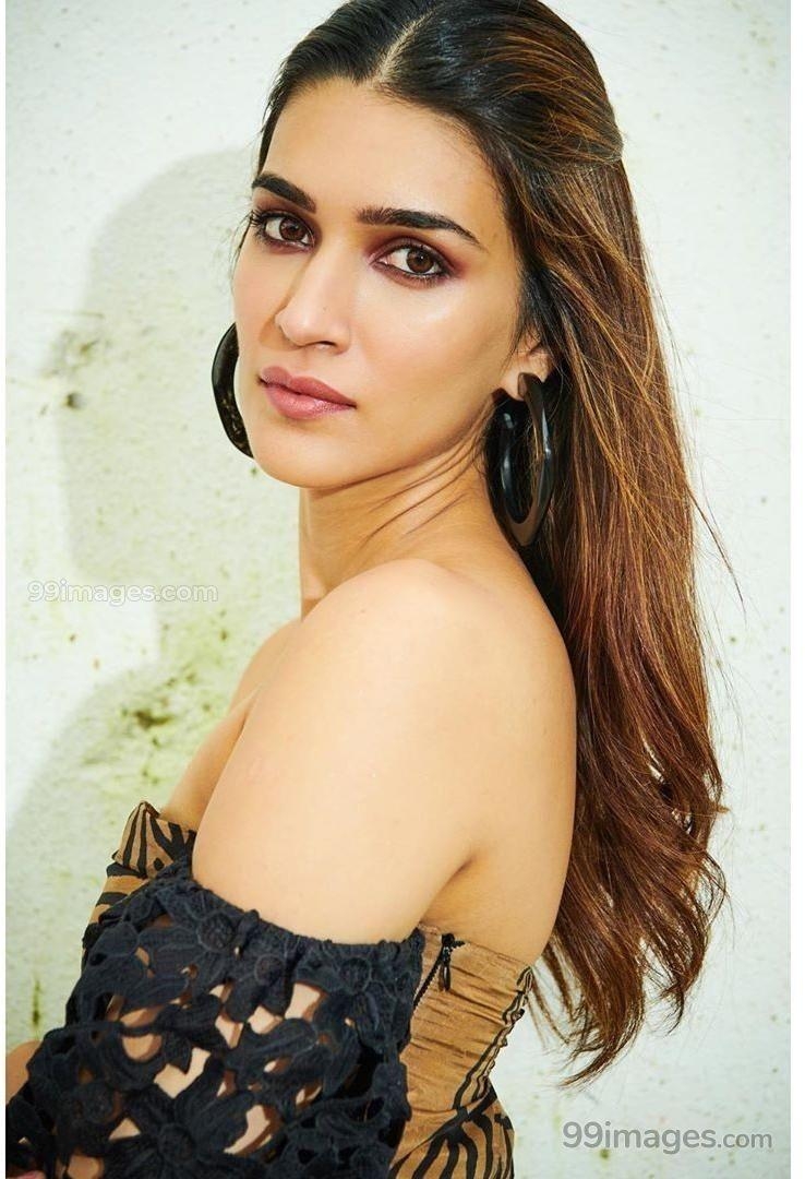 740x1080 Kriti Sanon Hot HD Photo & Wallpaper for mobile 1080p, Phone