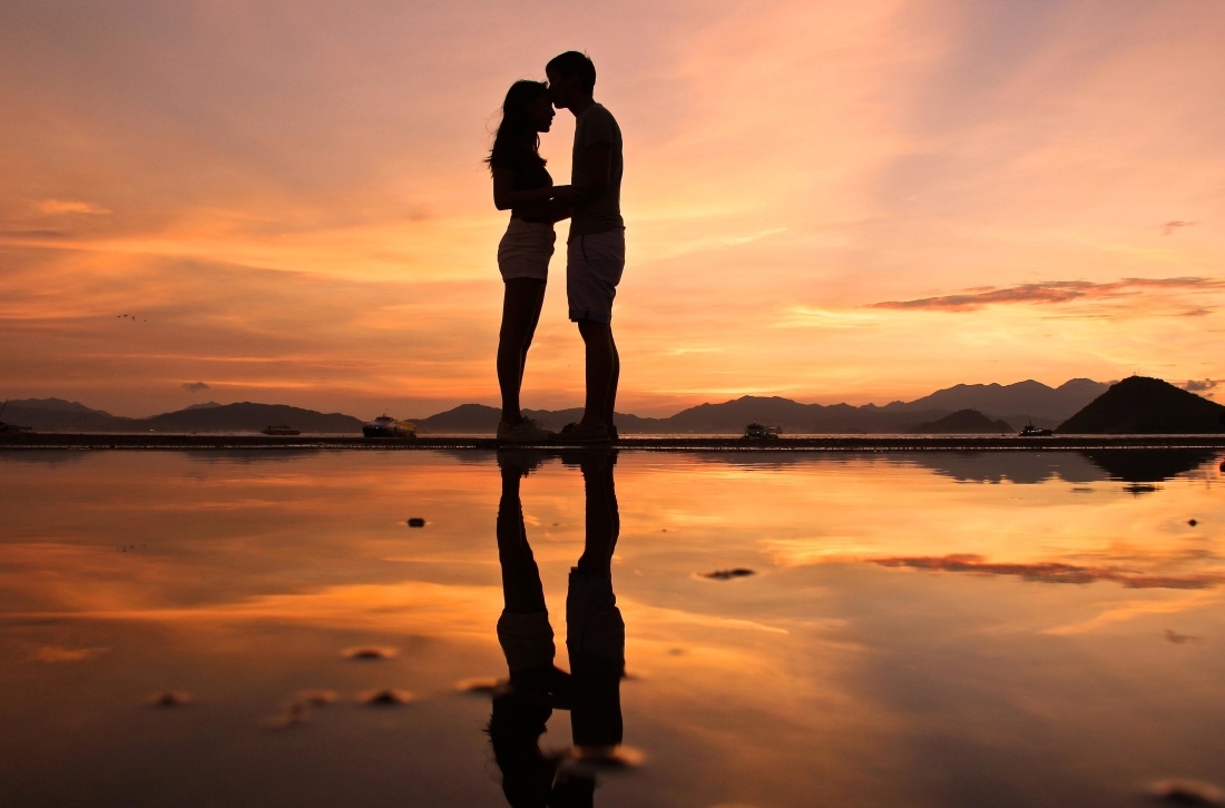 1100x730 Free picture: boyfriend, girlfriend, romance, silhouette, sunset, dawn, sun, beach, Desktop