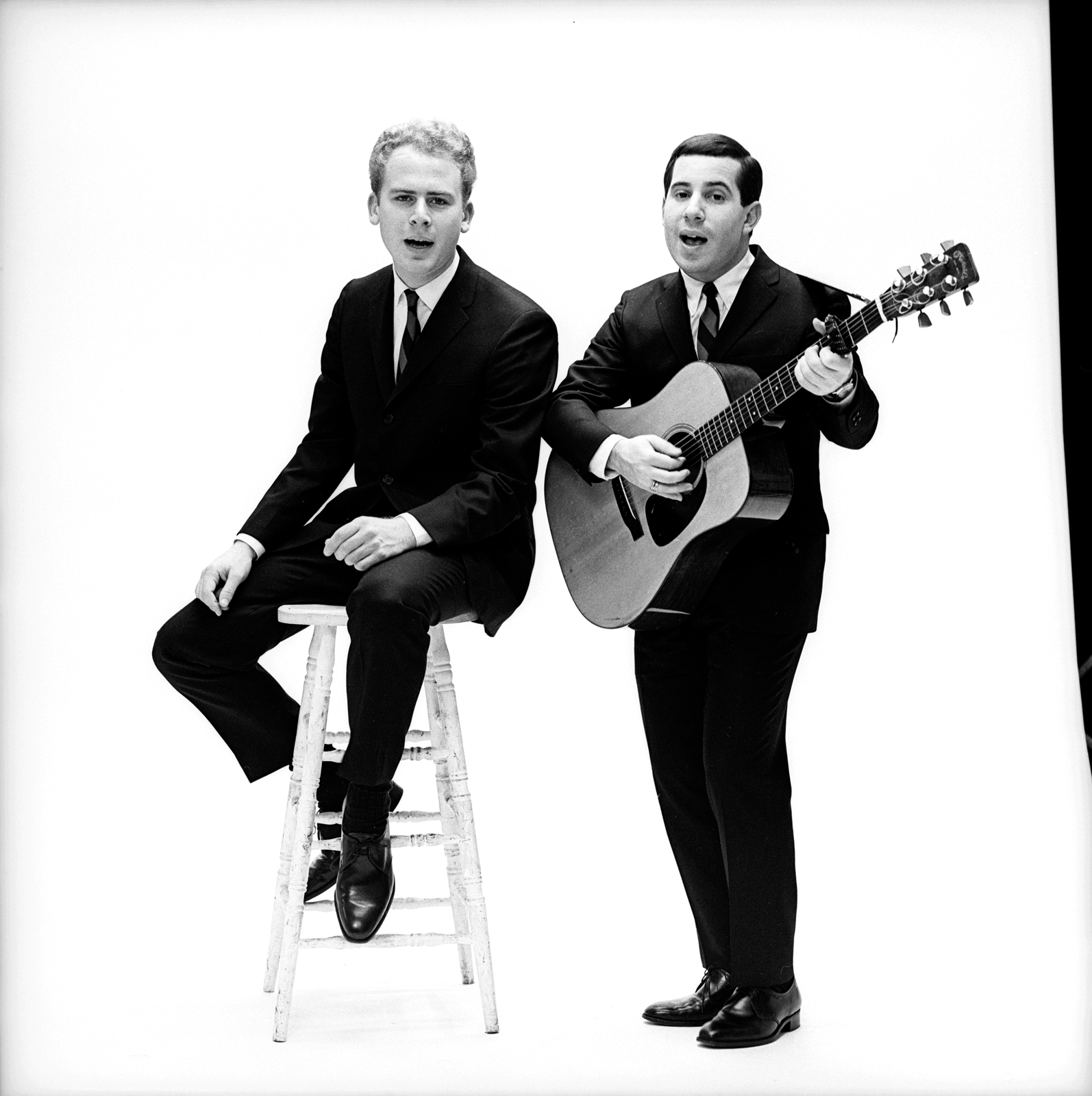 1600x1600 Official Photo Official Simon & Garfunkel Site, Phone