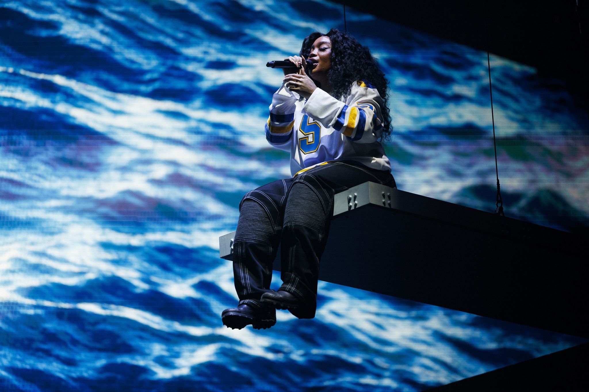 2050x1370 Review: SZA packs the United Center, Desktop