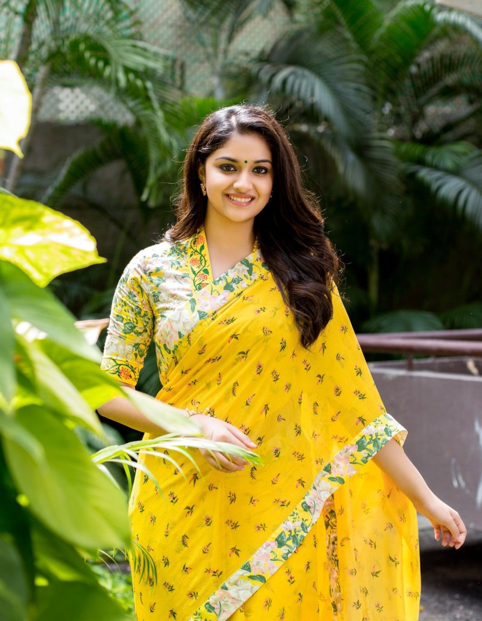 1600x2060 Keerthi Suresh, Phone