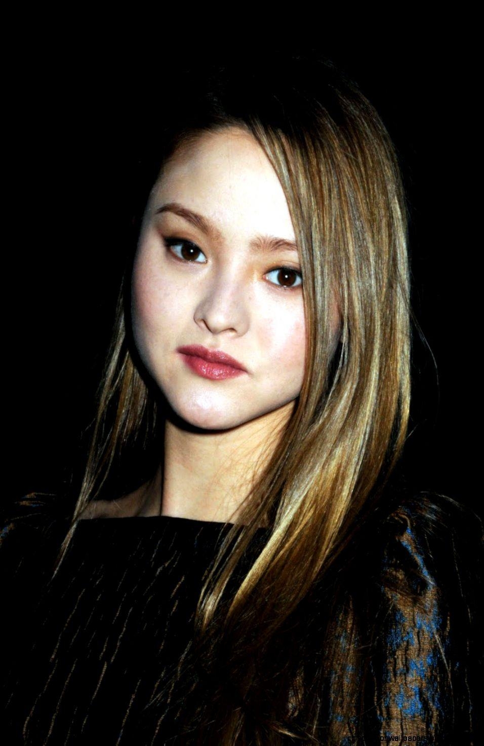 960x1480 Devon Aoki Wallpaper, Phone