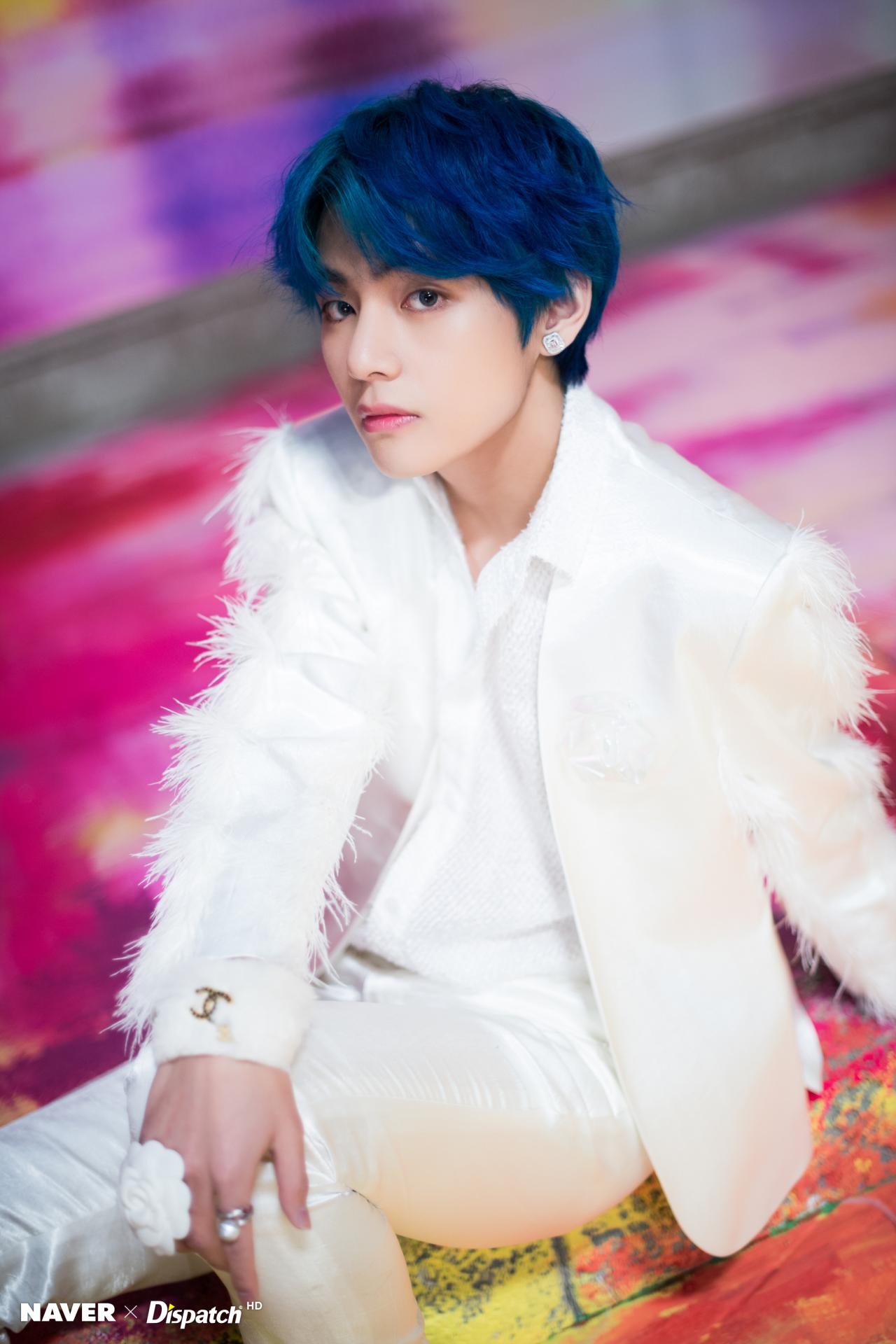 1280x1920 V (BTS) visual king shinning in blue hair, Phone