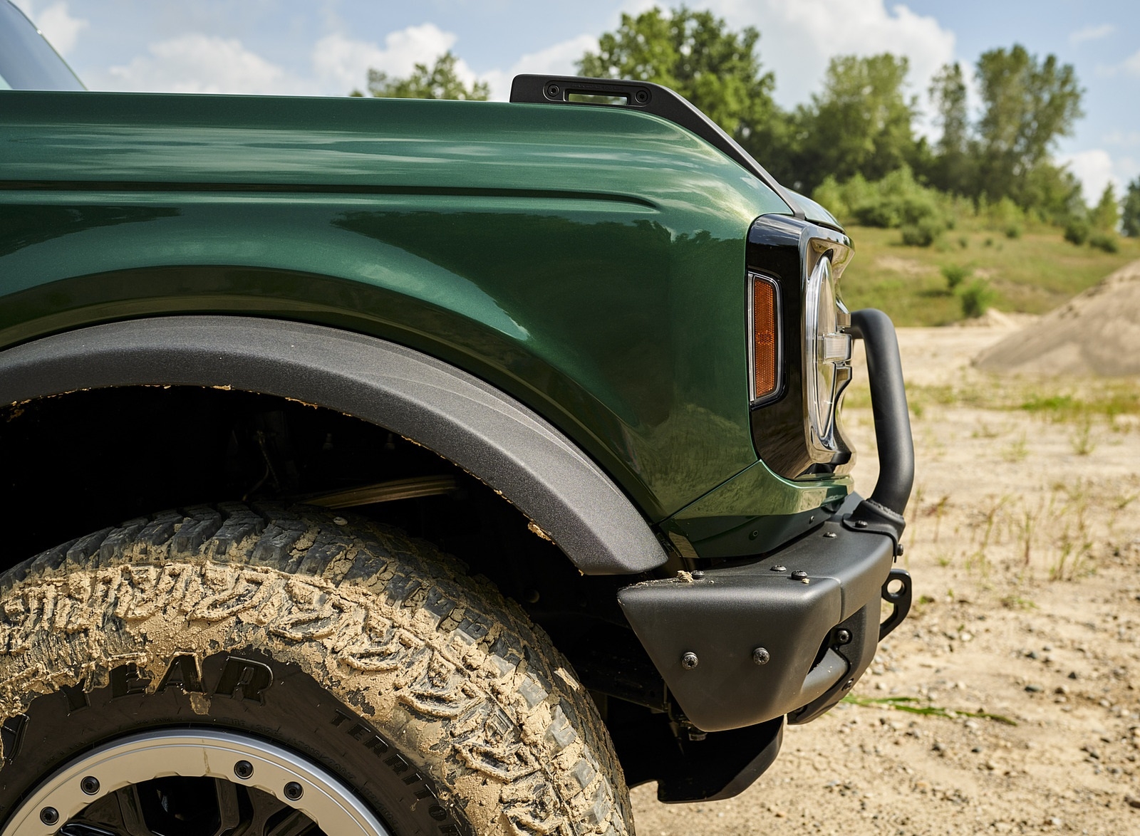 1600x1180 2022 Ford Bronco 4 Door (Color: Eruption Green) Detail Wallpaper (16), Desktop