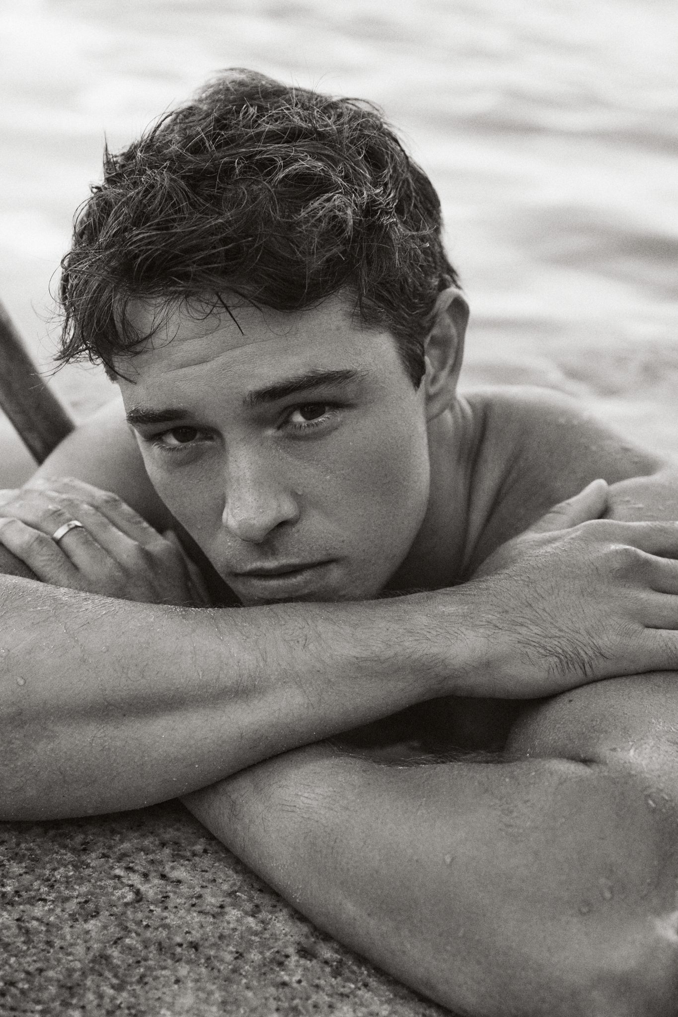 1370x2050 FRANCISCO LACHOWSKI, Phone