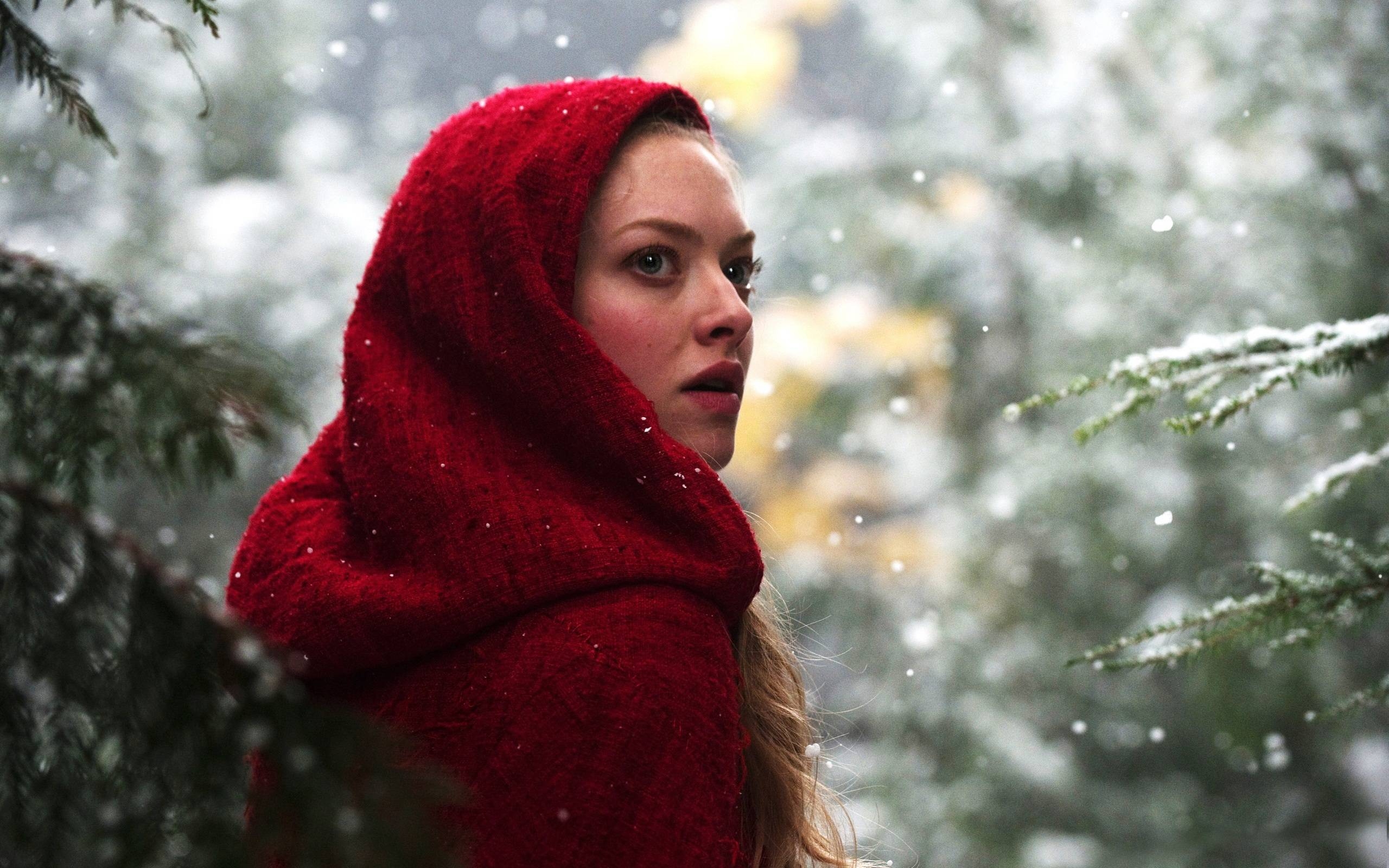 2560x1600 Amanda Seyfried in Red Riding Hood Wallpaper, Desktop