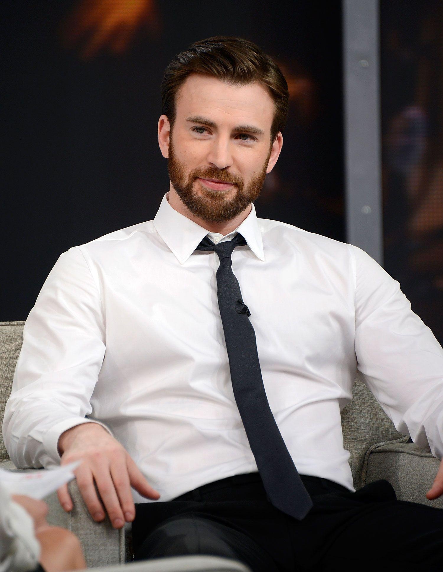 1500x1940 Chris Evans, Phone