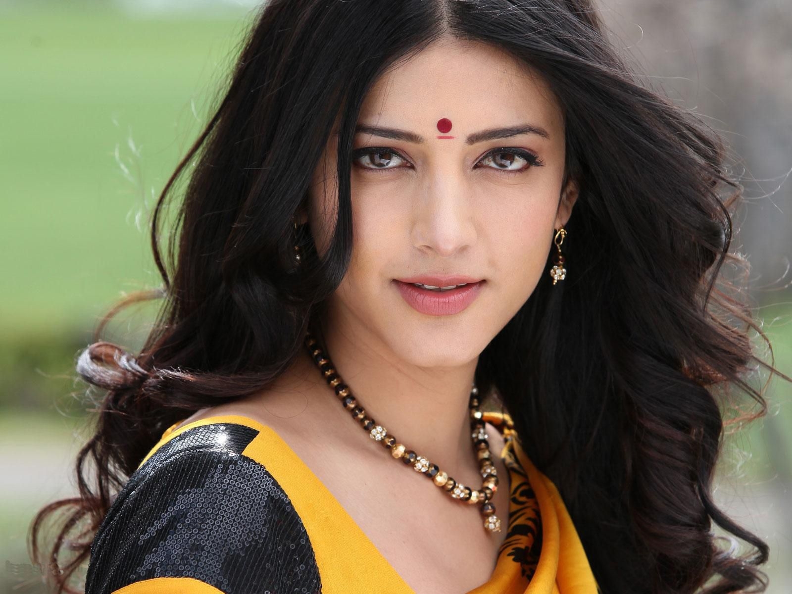 1600x1200 Tamil Actresses Wallpaper Group, Desktop