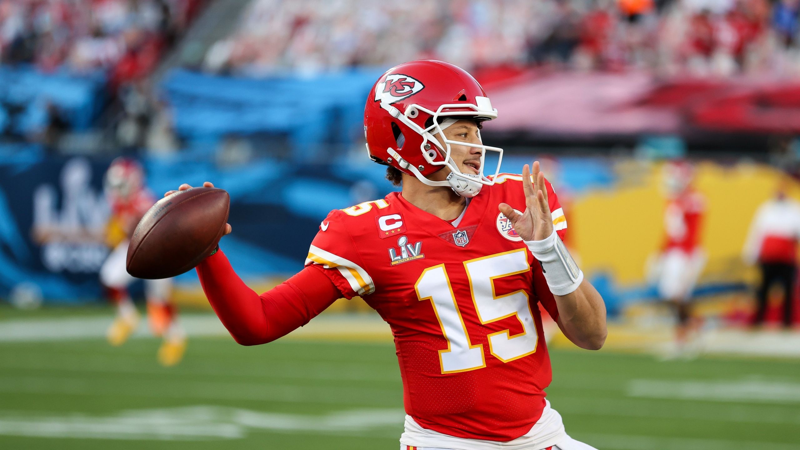 2560x1440 Chiefs expect Mahomes by summer; Fisher, Schwartz by fall. KRQE News 13, Desktop