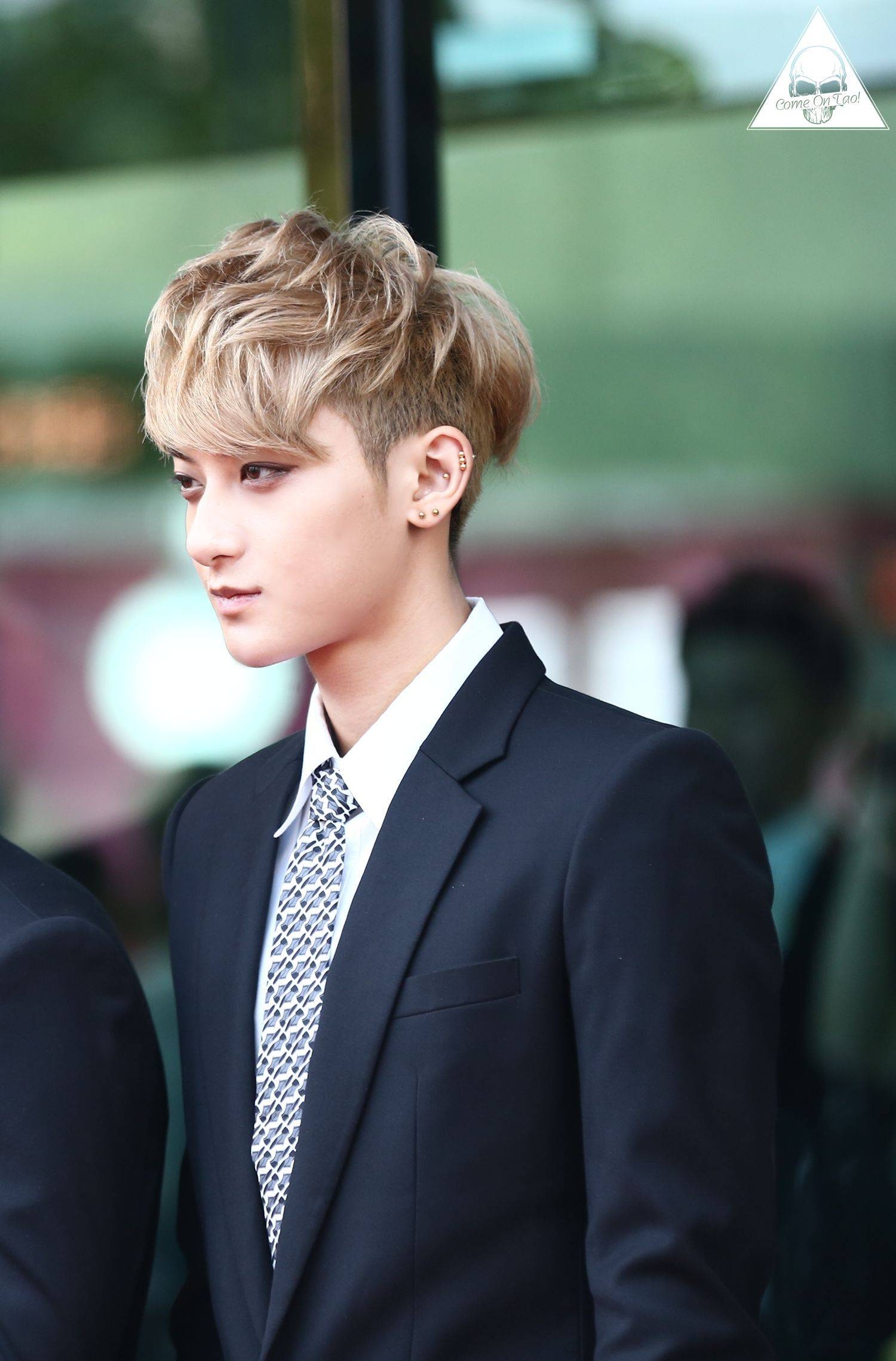 1500x2280 Huang Zitao Wallpaper. Huang Zi, Phone